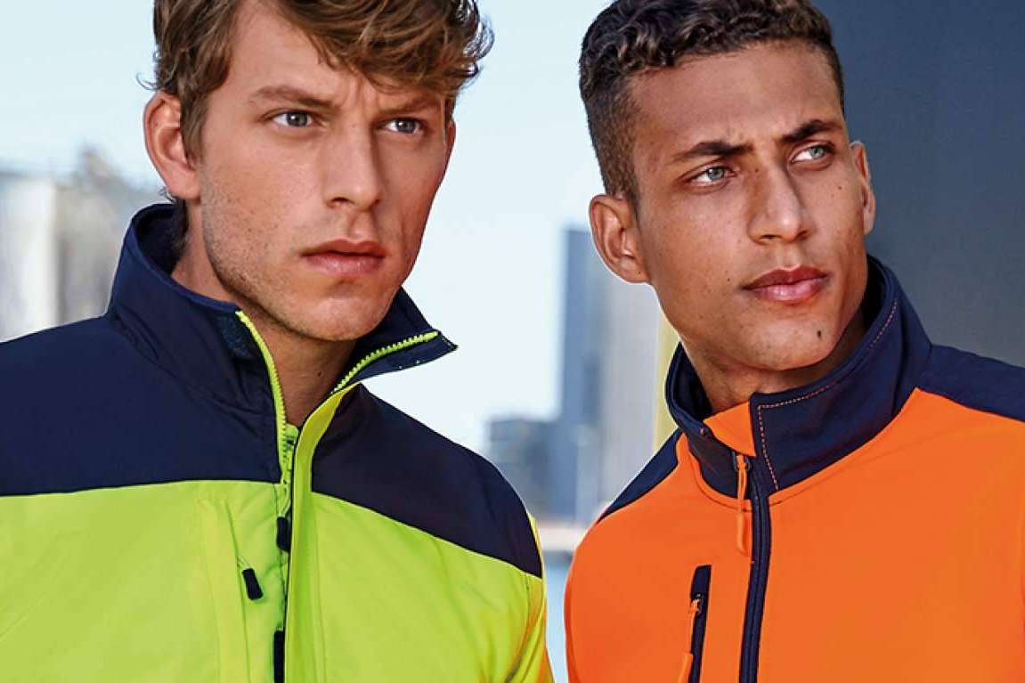 Tuskamisetas personaliza la ropa laboral de las empresas