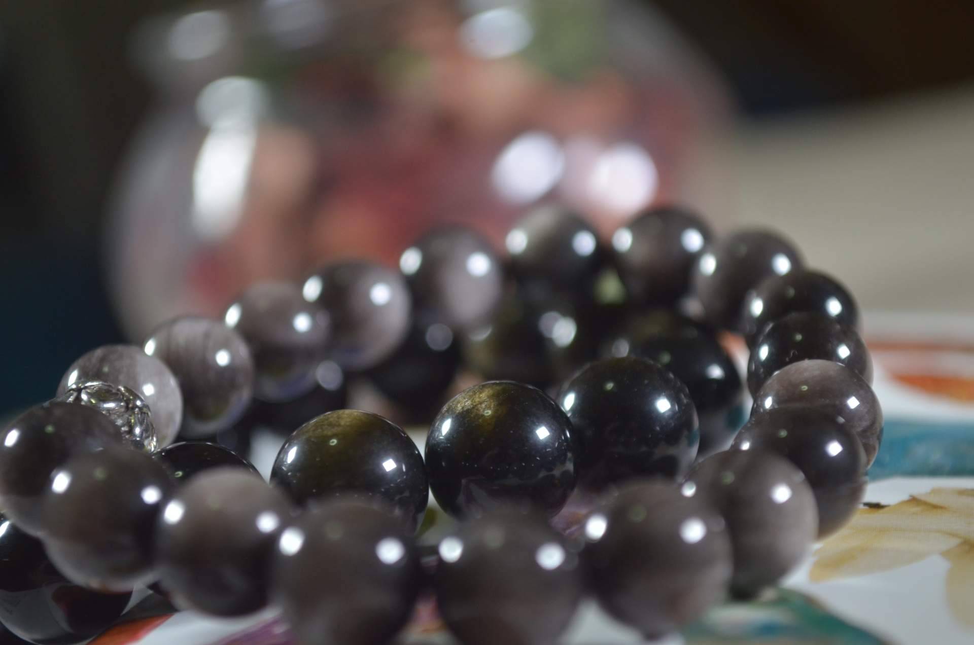 La Luna de Buda ofrece pulseras de piedras semipreciosas energéticas hechas a mano
