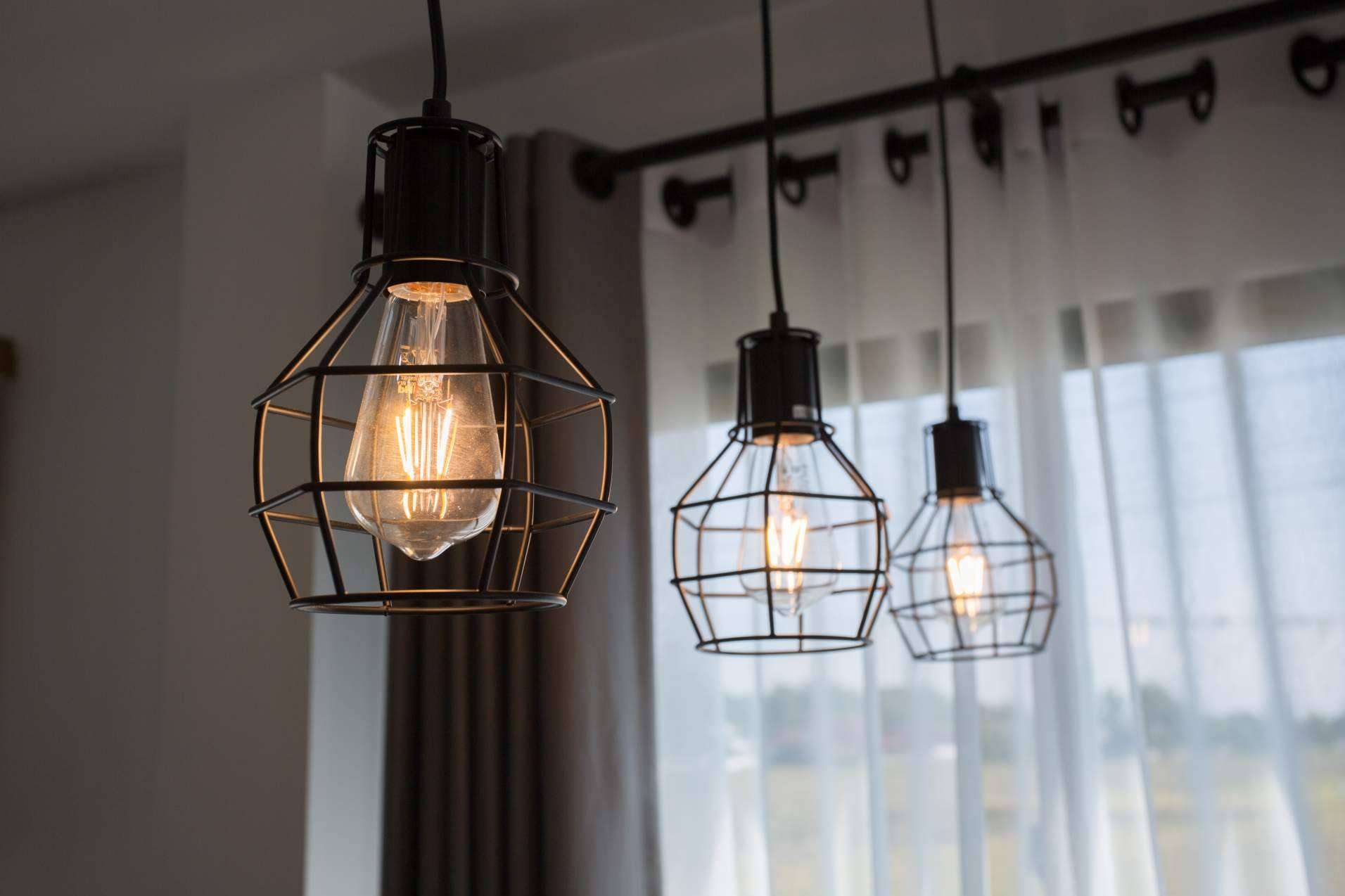 Ledeco Iluminación ofrece lámparas colgantes de diferentes estilos para decorar las estancias