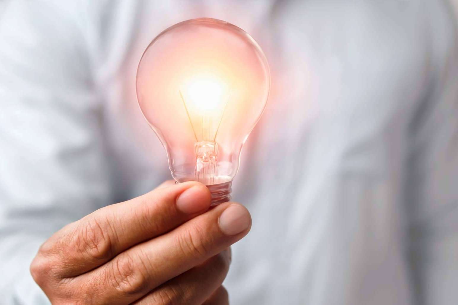 Cuáles son las ventajas de dar de baja la luz en pisos de alquiler, según ISholidays.com