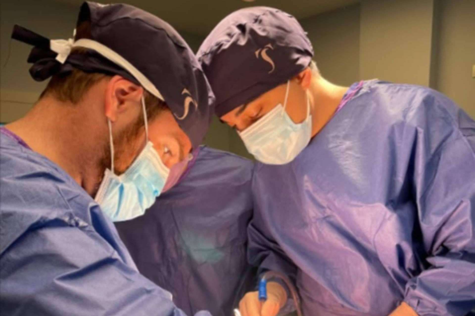 El Doctor Soler logra con éxito la primera cirugía de prótesis de cadera bilateral en España con la técnica Directo Superior mínimamente invasivo