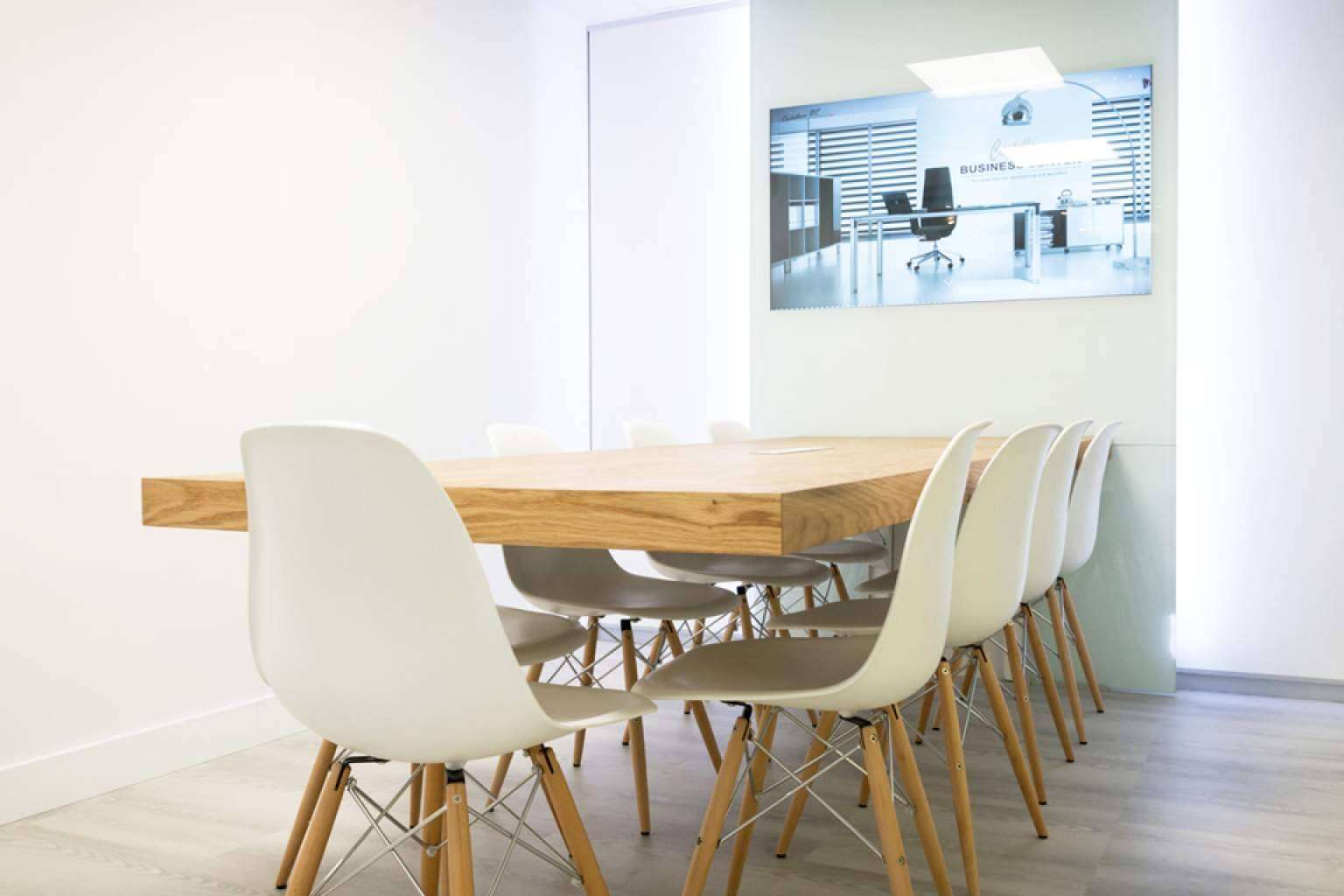 ¿Cuáles son los beneficios del alquiler salas de reuniones en Madrid con Atrium?