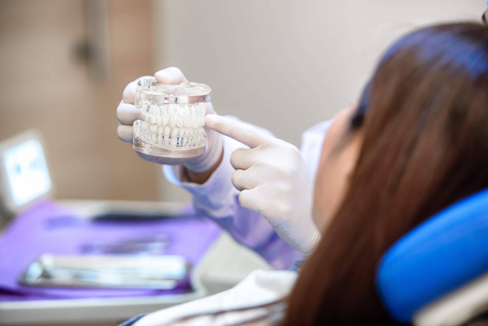 Bucalia y los tipos de implantes dentales que existen