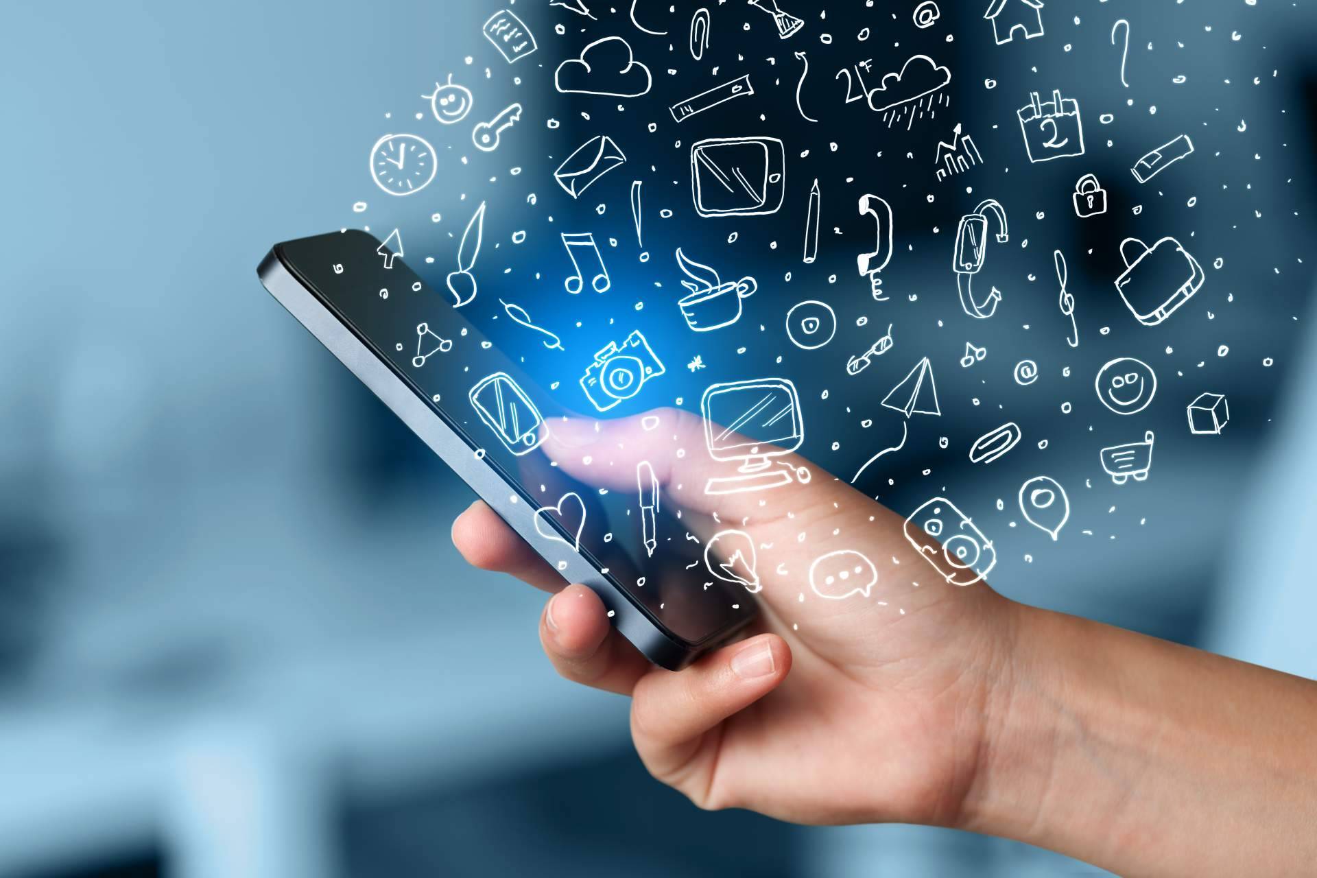 ¿Cuáles son las características y ventajas de una app híbrida?