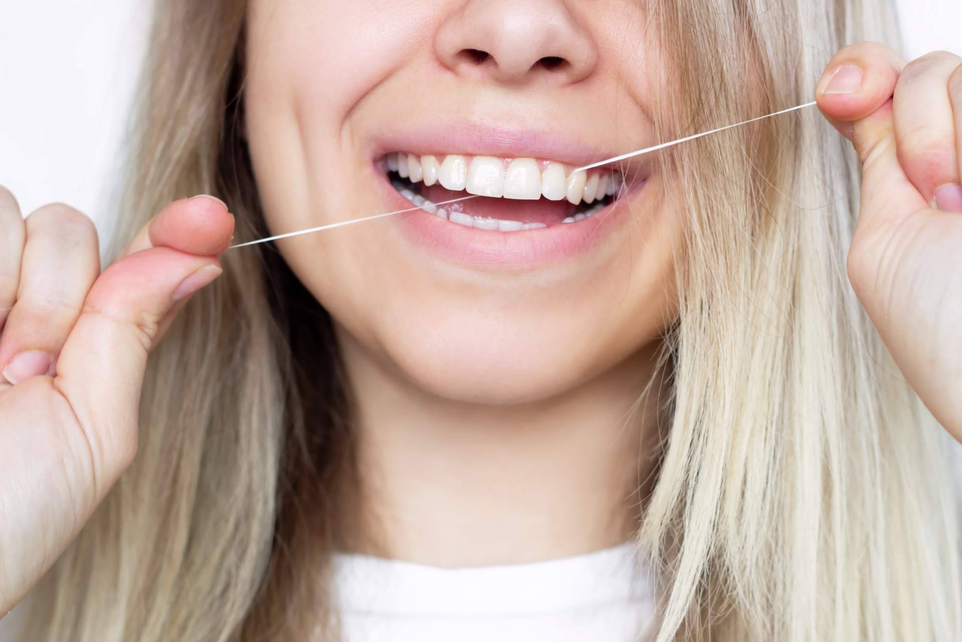 Consejos expertos para obtener la mejor higiene interdental, de la mano de FarmaSky