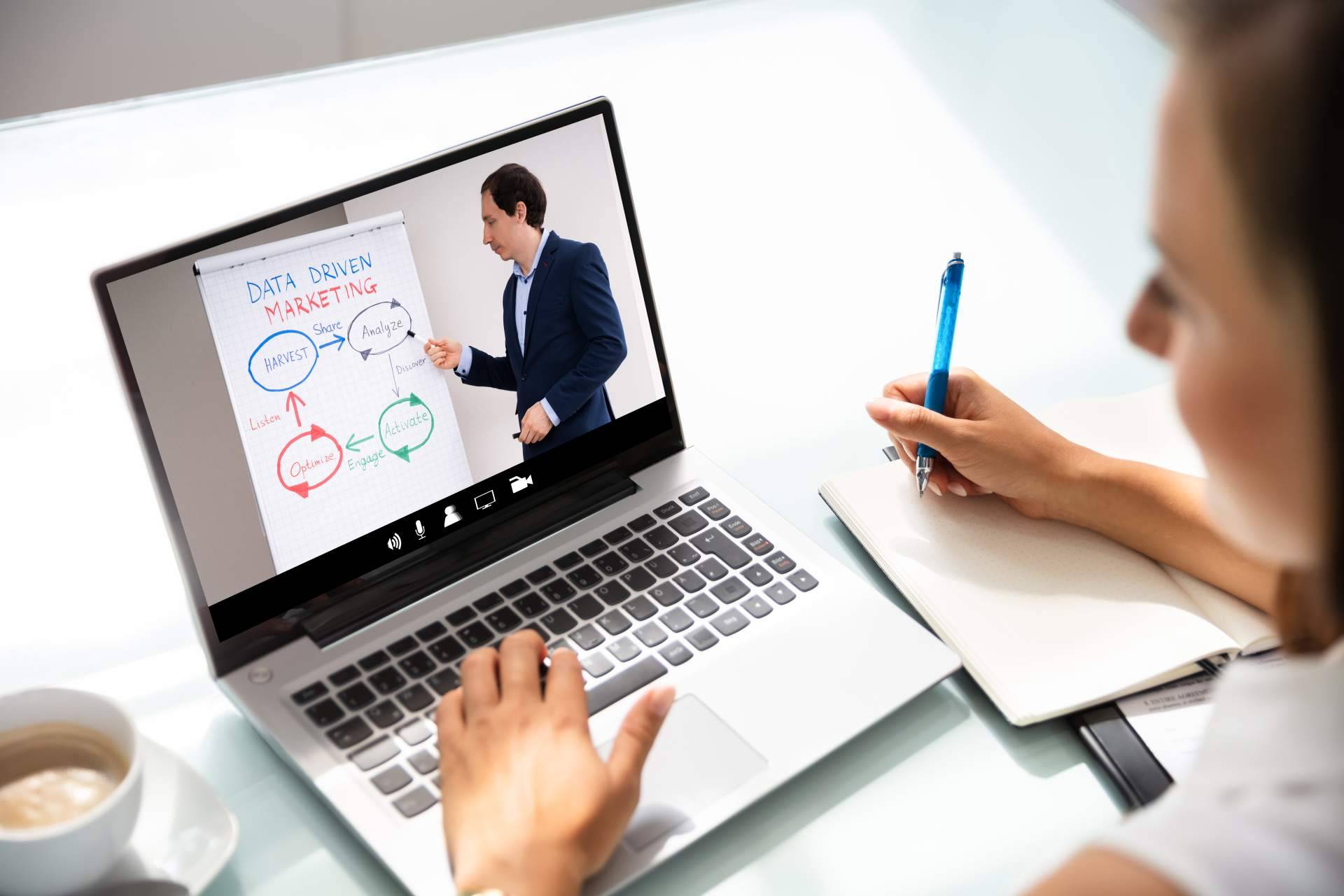 Diseñar un plan a futuro y encaminarse a una meta clara para el desarrollo profesional de la mano de Coacher
