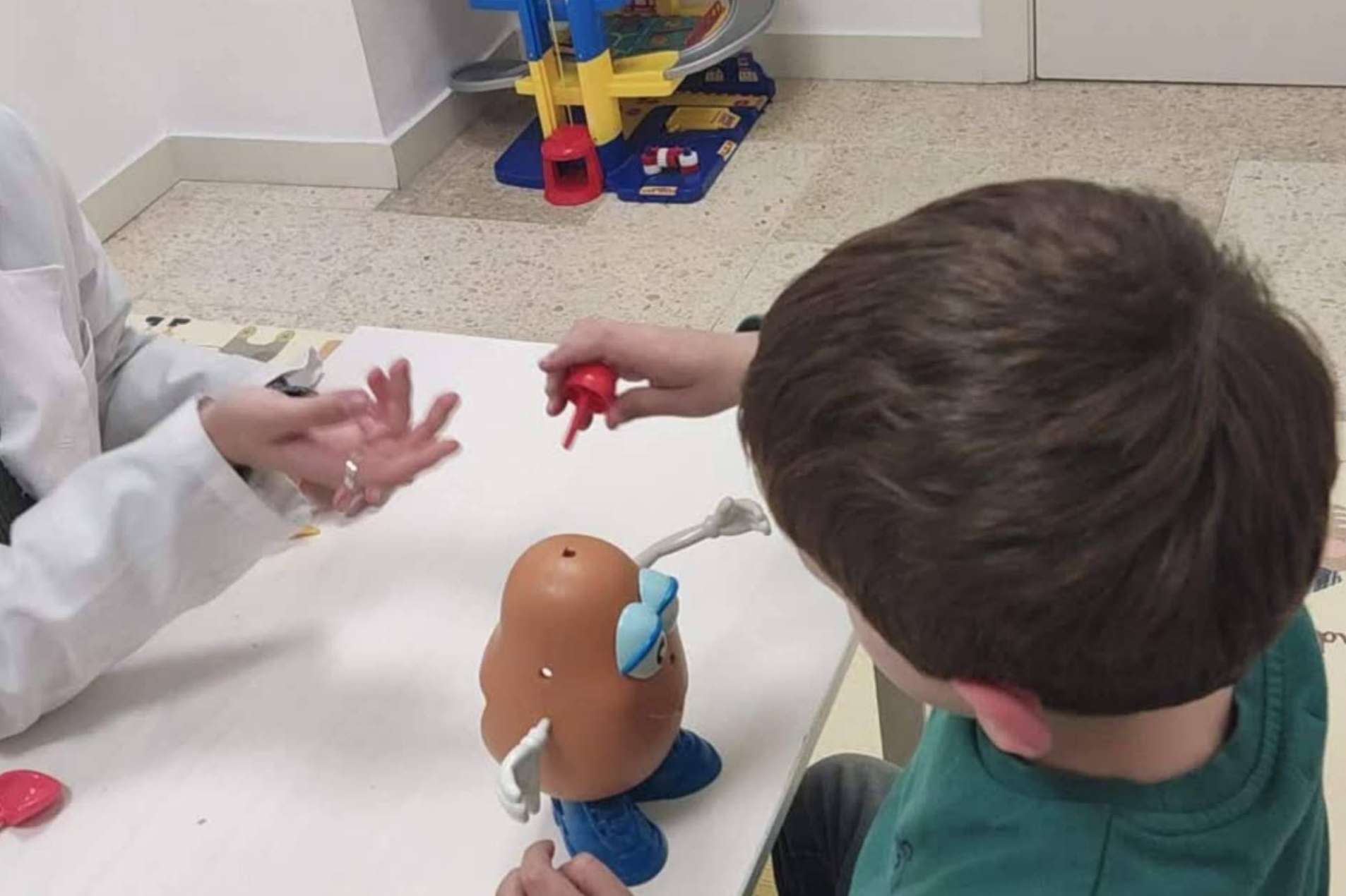 E-THERAPYKIDS, signos de alarma y factores de riesgo que permiten detectar los retrasos madurativos