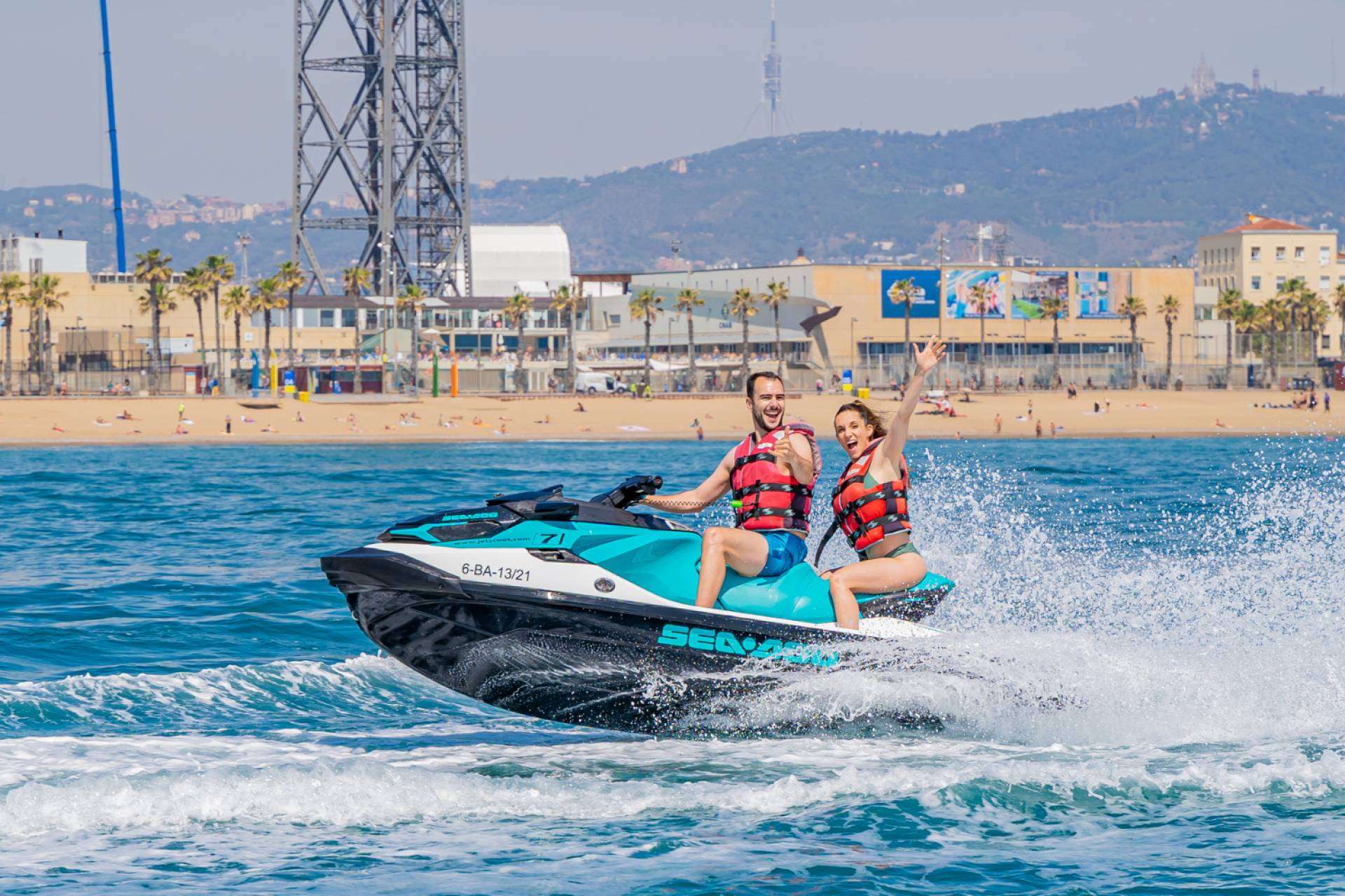 Una de las empresas líderes de alquiler de motos acuáticas en Barcelona es JetScoot