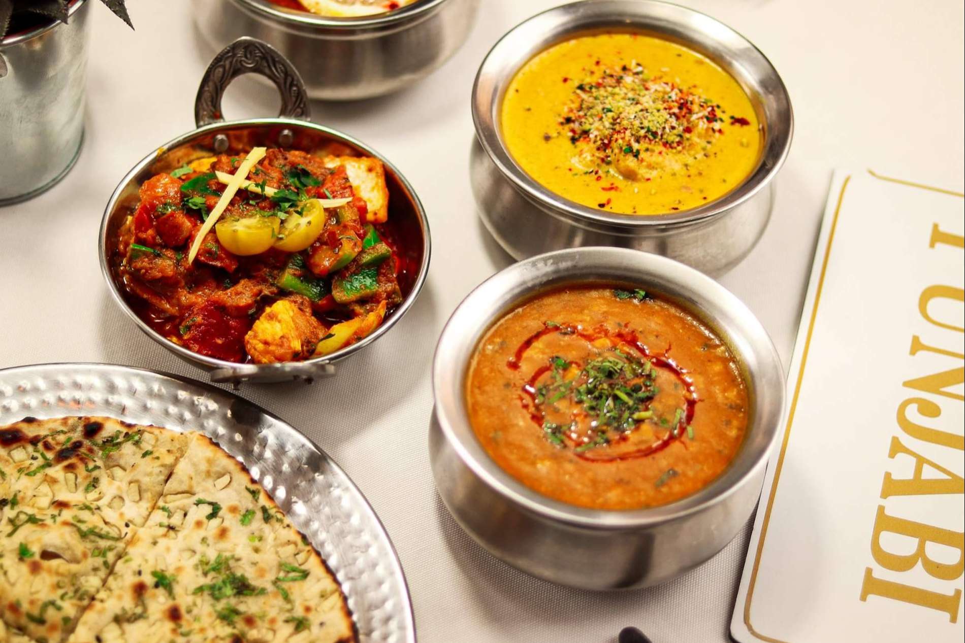 El restaurante cuya carta ha sido elaborada por la ganadora de Master Chef India ofrece un menú degustación por solo 31 € y ahora también se puede disfrutar en la Gran Vía de Madrid