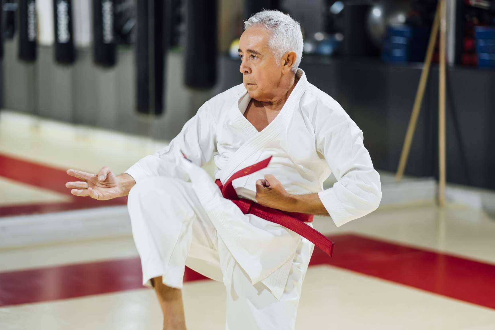 Artes marciales en Mabuni, gimnasio con piscina. Referente del karate en Madrid