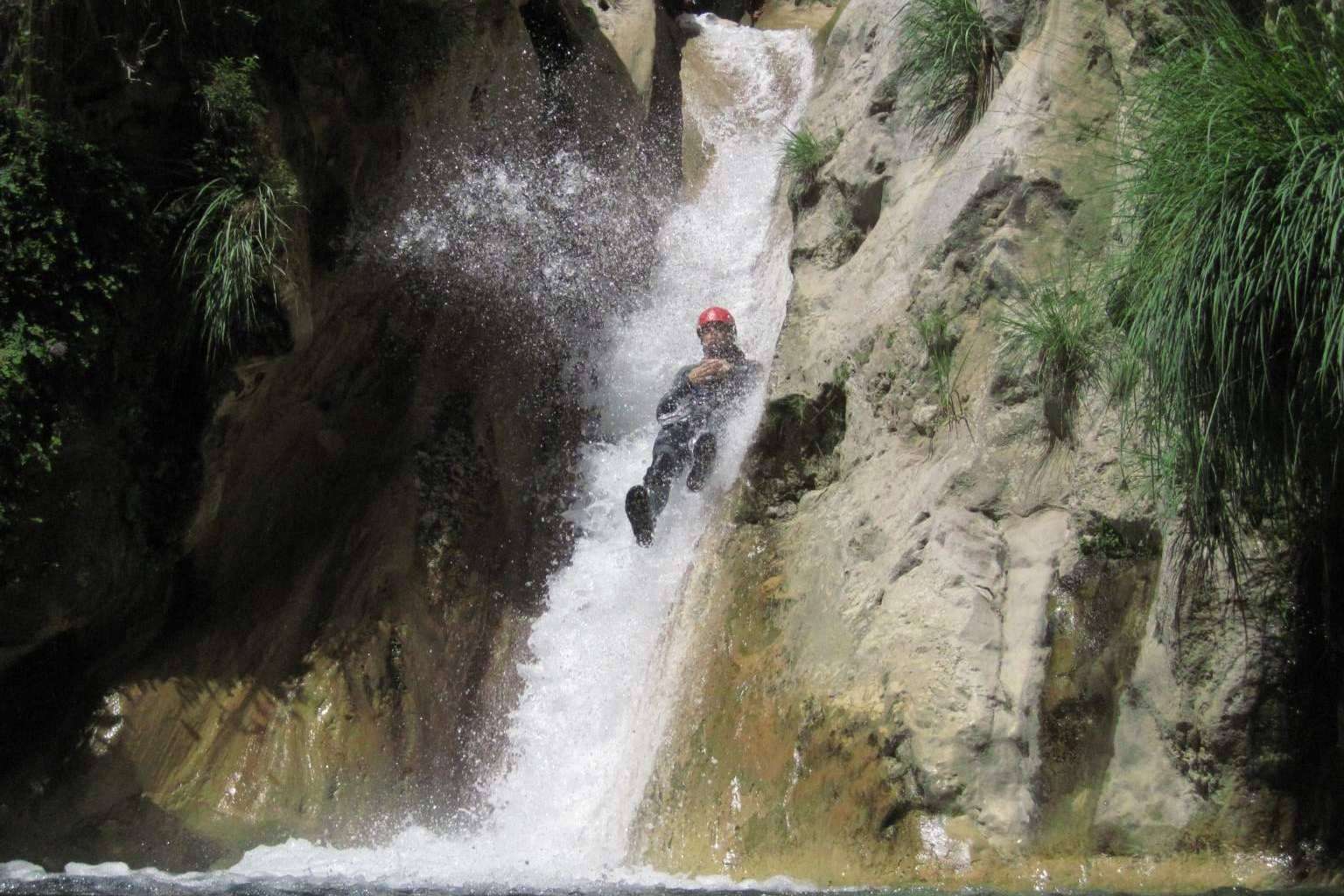 Barranquismo por Río Verde. ¿Qué hay que llevar en un botiquín?, con Guías Nevada