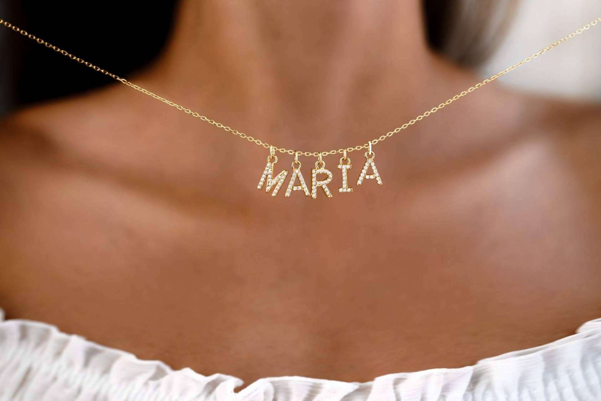Le Petite Marie ofrece un amplio catálogo de colgantes para primavera