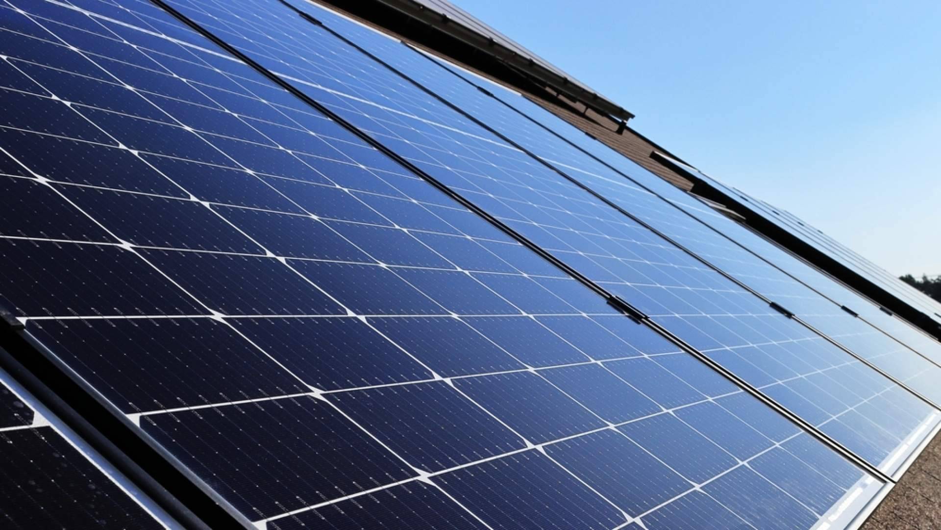 ISF explica cuánto cuesta instalar placas solares