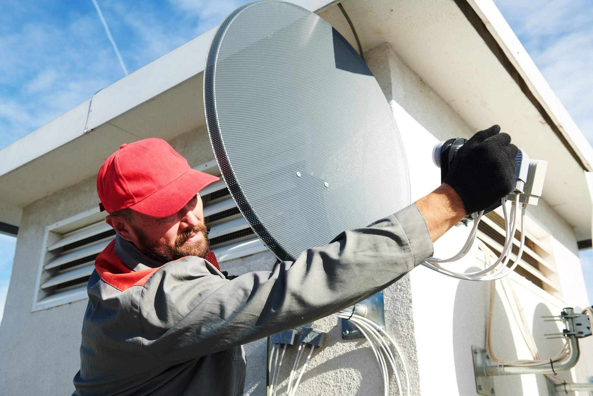 Instalación profesional de antenas parabólicas en Valencia con Antenistas Valencia