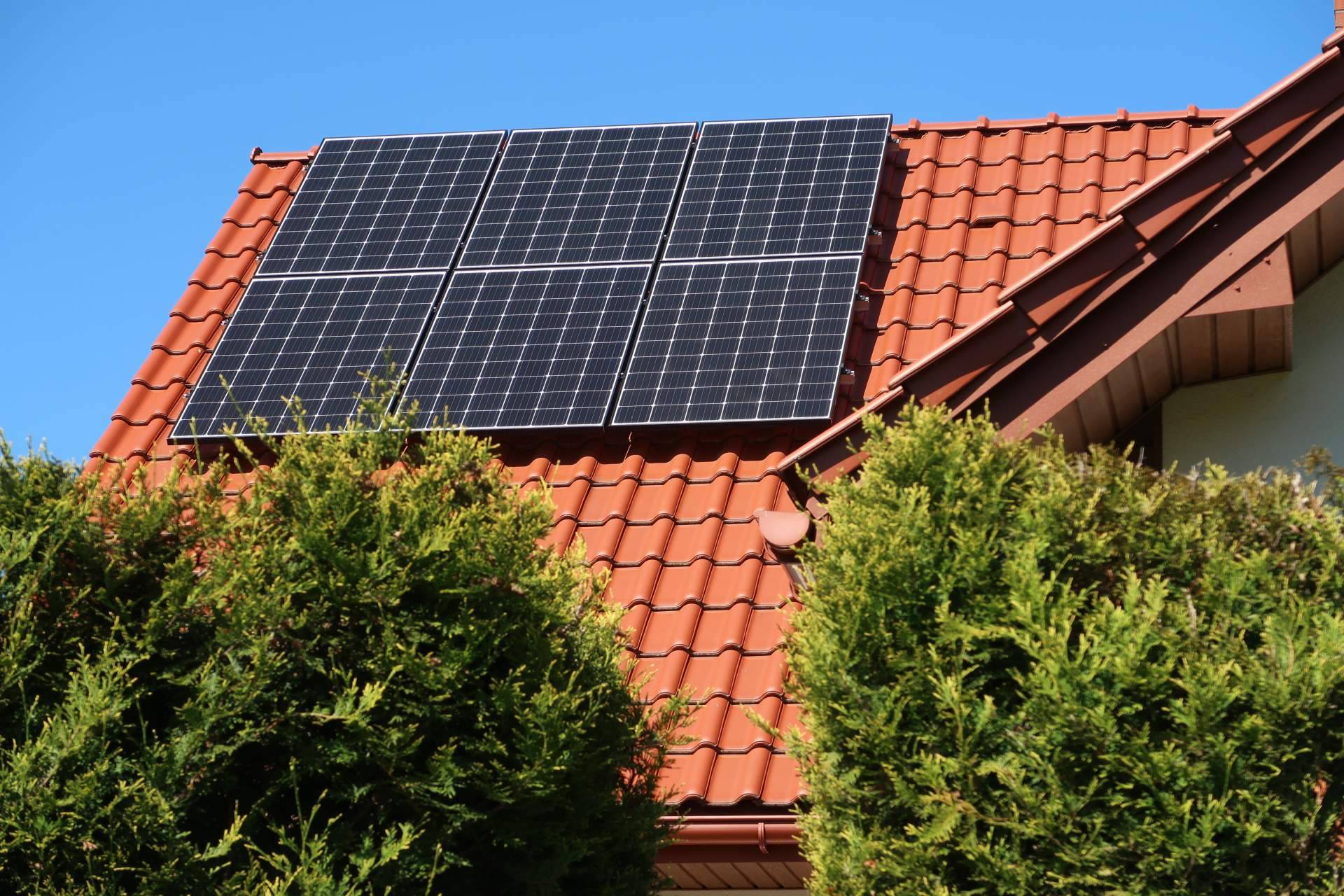 ¿Cuántos paneles solares fotovoltaicos se necesitan en una casa?, por Energíasolarfotovoltaica.org