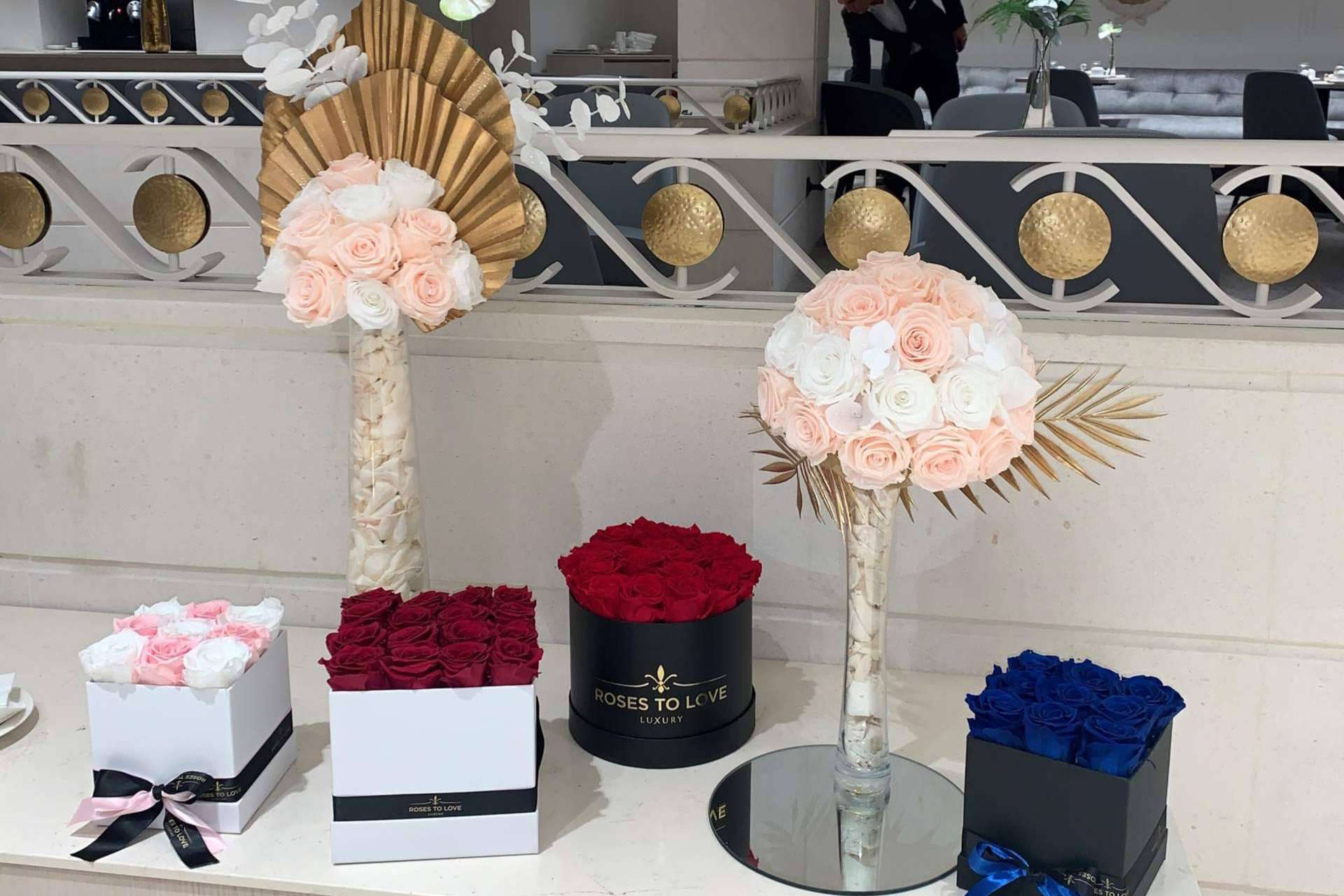 Roses To Love es una floristería que ofrece rosas preservadas para eventos privados