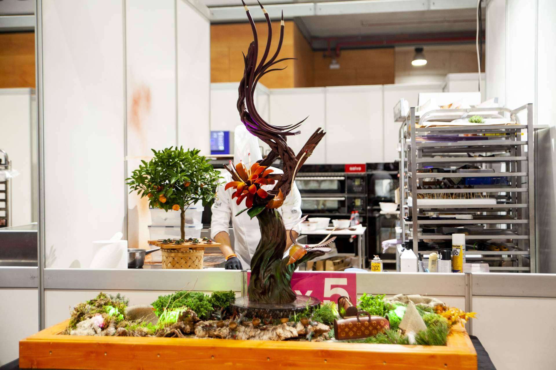 Reconocimiento para Hans Ovando, de Be Chef, con el premio de Mejor Pastelero de España