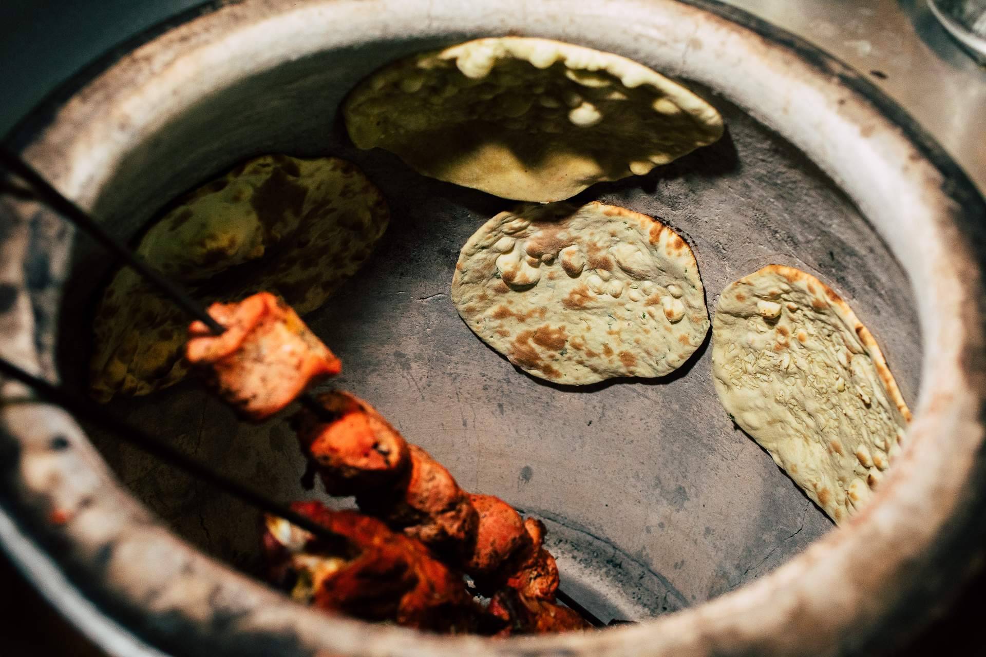 Gaudir amb Foc y su horno tandoor para disfrutar de la cocina asiática