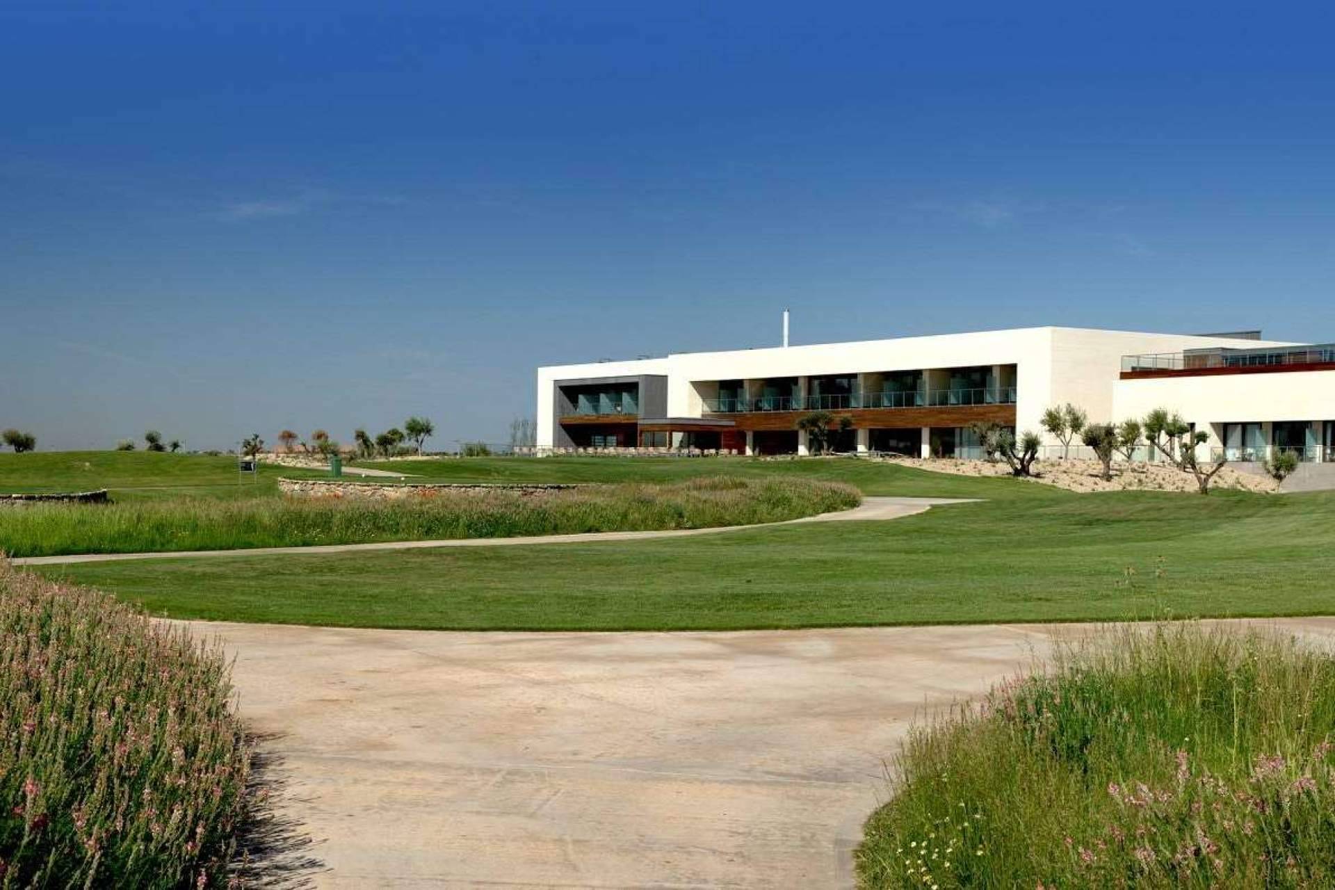 Joaquín Molpeceres explica las particularidades del Encín Golf Hotel, un complejo deportivo en el municipio de Alcalá de Henares