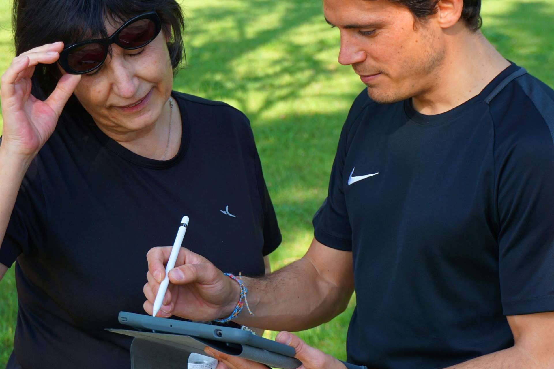Para trabajar con sus clientes, el entrenador personal Manel Pardo usa la app Harbiz