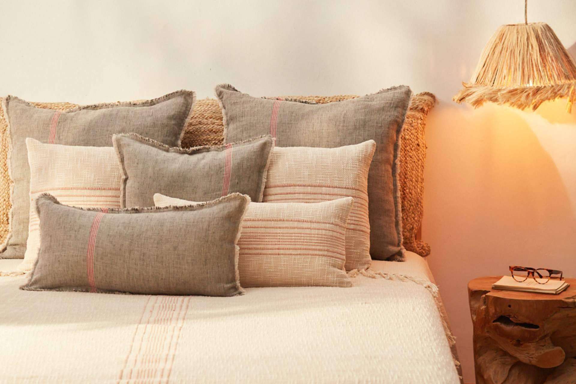 Los cojines decorativos para cama con diseños exclusivos y de excelente calidad de Calma House