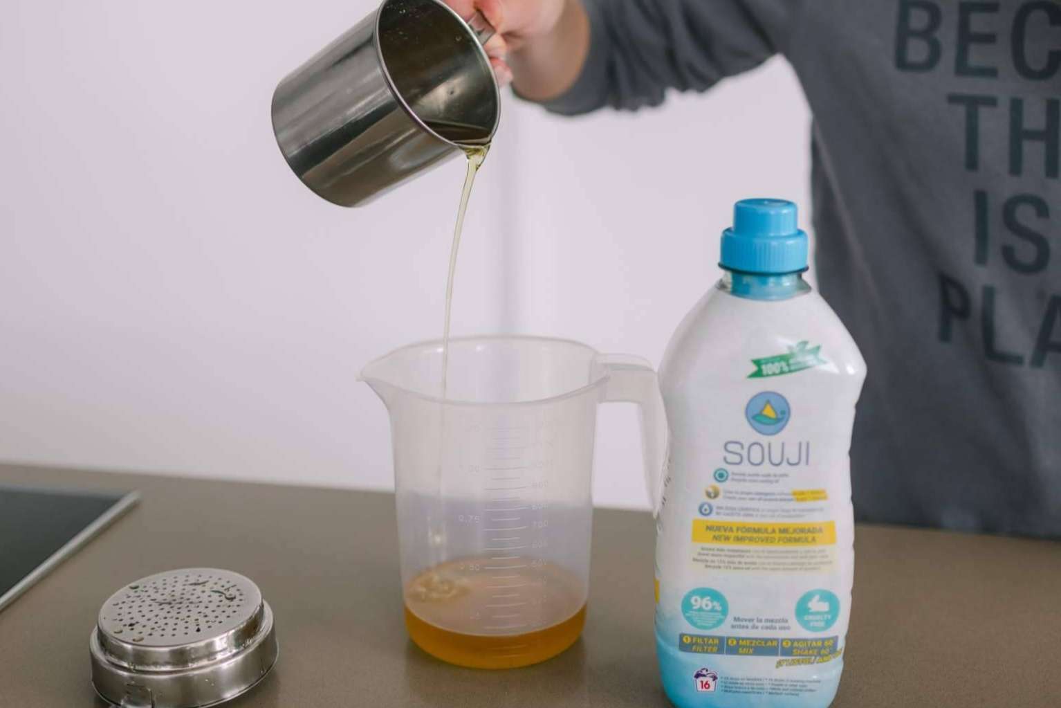 La importancia de reciclar el aceite usado de cocina. Opciones disponibles de reciclaje y reutilización