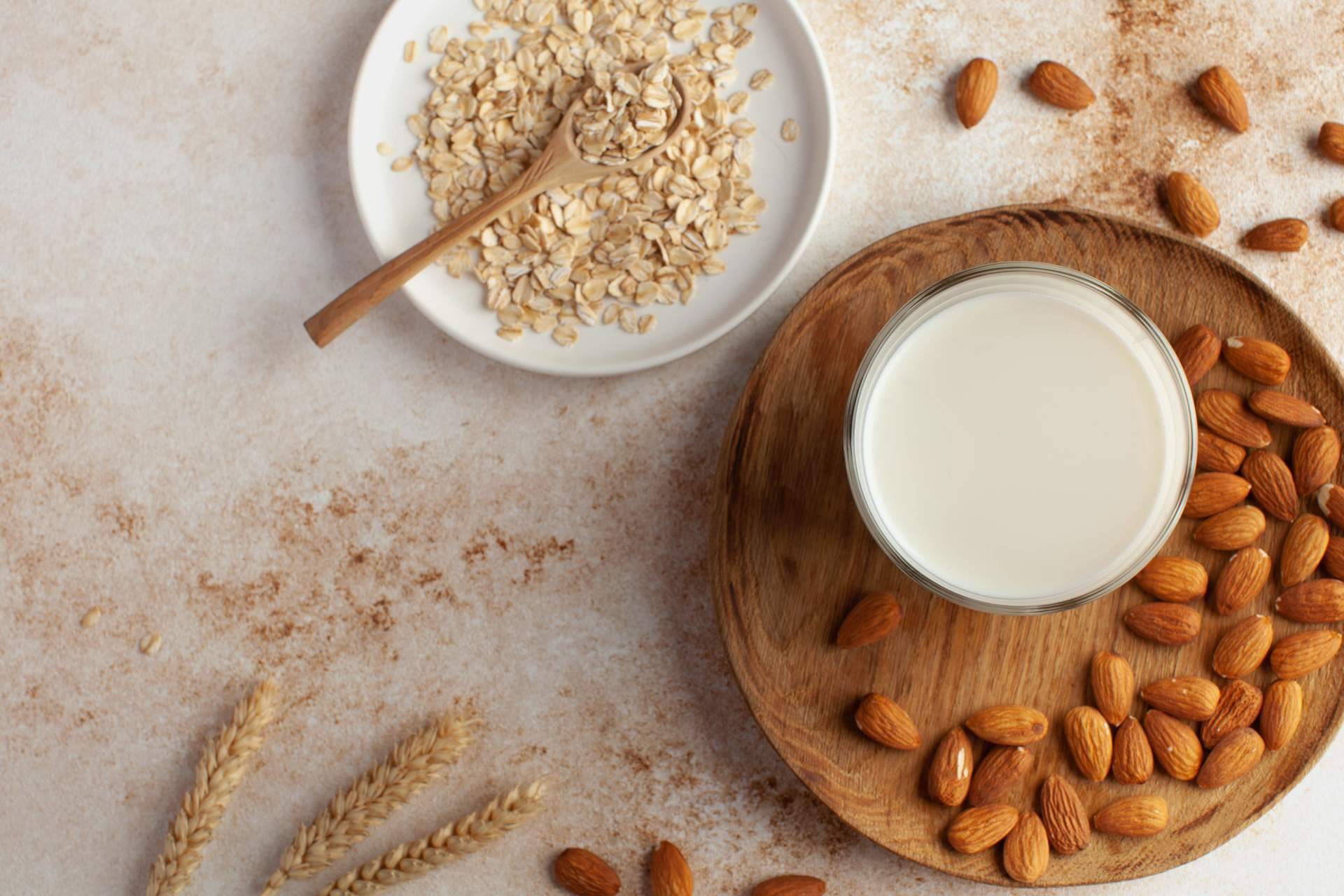 Ecomil dispone de leche de almendras ecológica sin azúcar, una de las favoritas del mercado