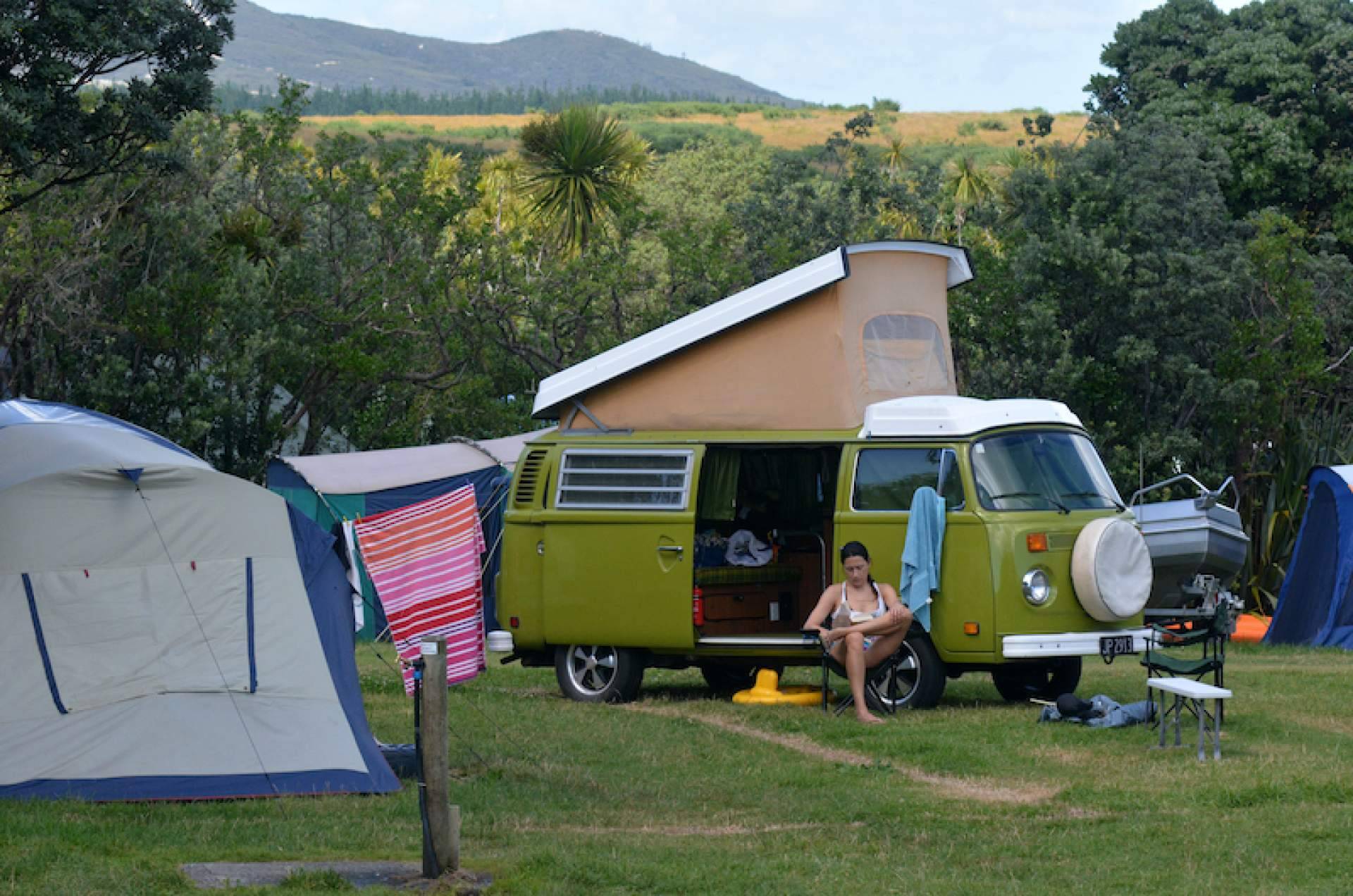 Las furgonetas camper; ventajas, accesorios, sitios donde acampar y la cerradura seguridad furgoneta necesaria para ello, con Eginer