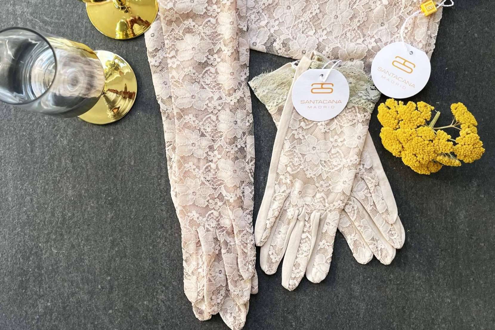 Guantes artesanales de verano en Madrid con Santacana