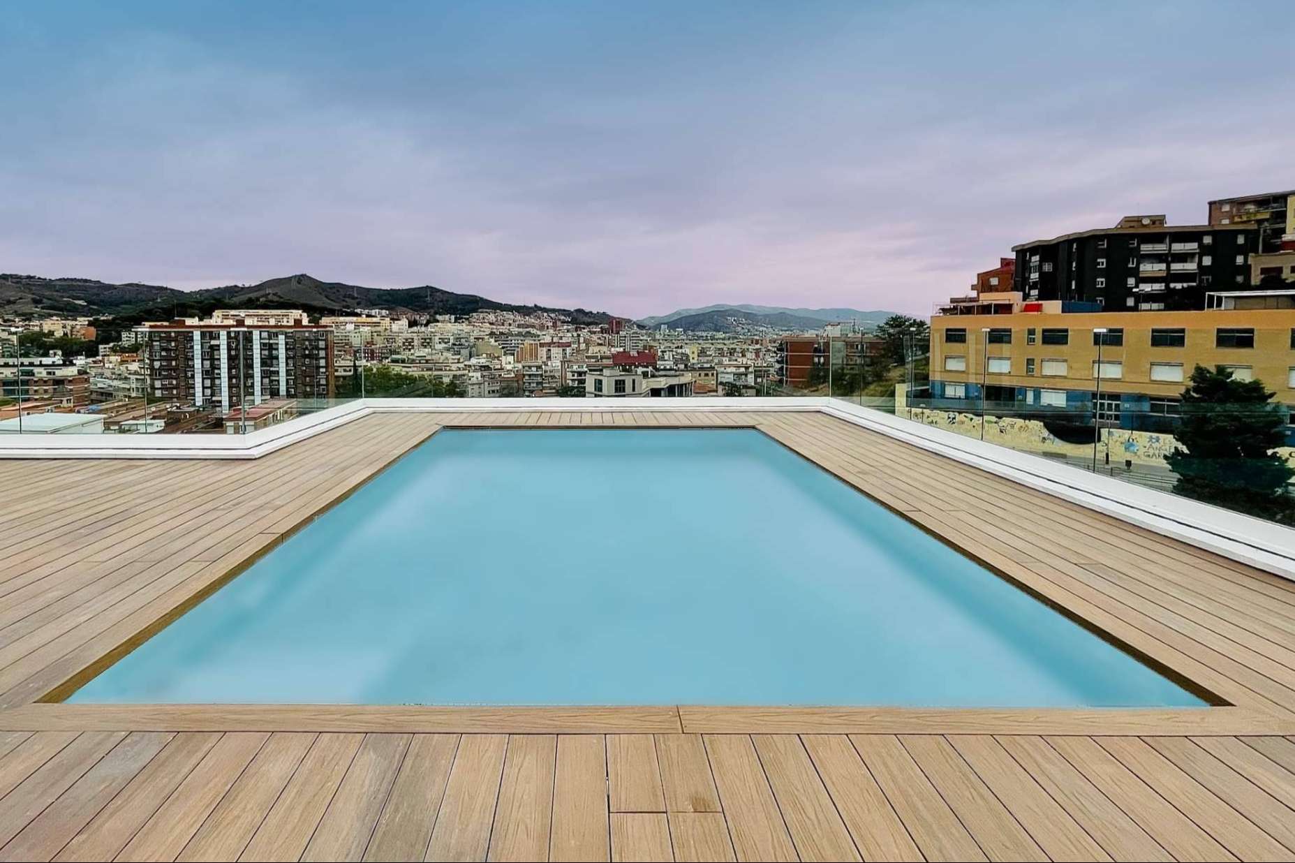 Un oasis en Barcelona, edificio innovador de viviendas en la Font d'en Fargues - Barcelona