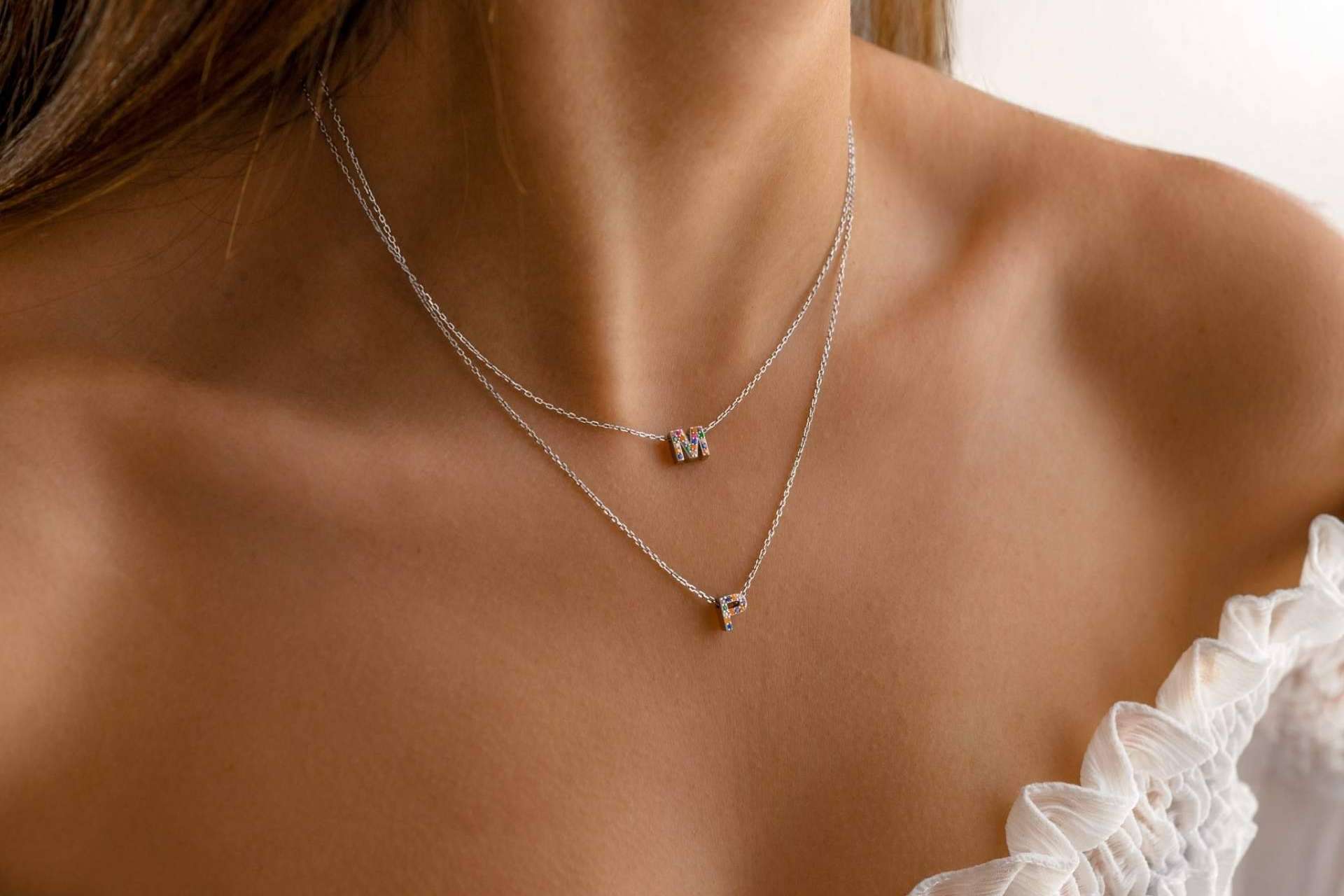 La joyería online Le Petite Marie pone a disposición una gran variedad de diseños en colgantes con iniciales