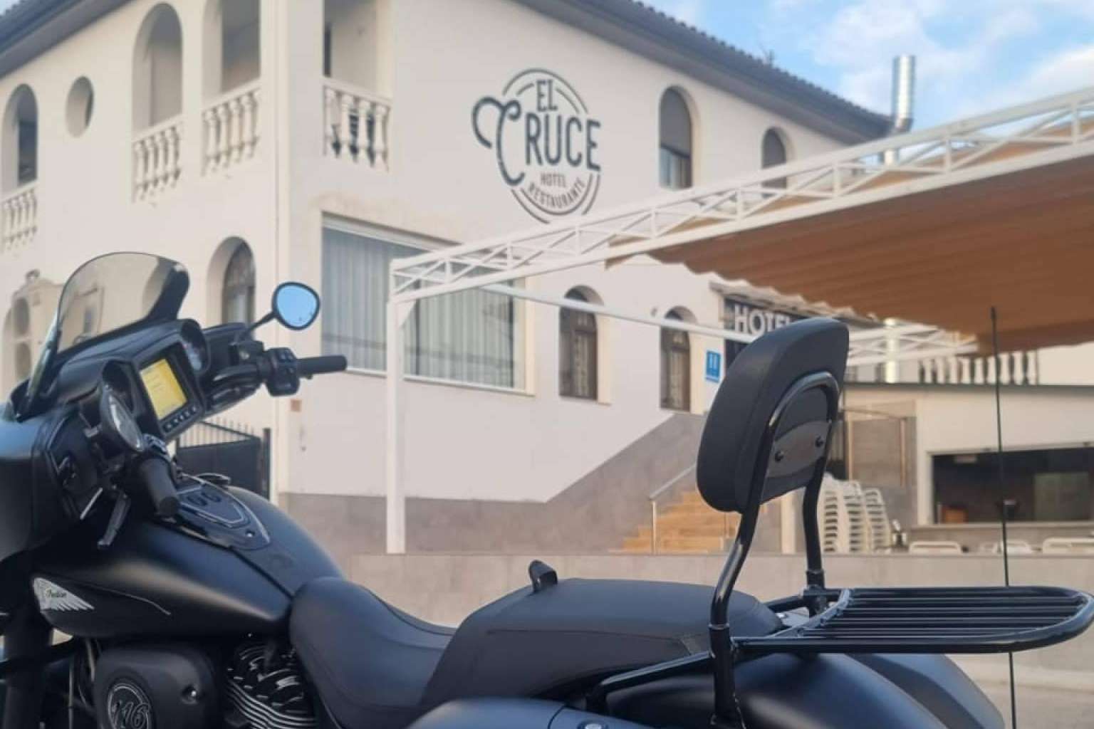 Gastronomía y hospedaje de calidad en el hotel El Cruce de Chauchina, entre Granada y Málaga