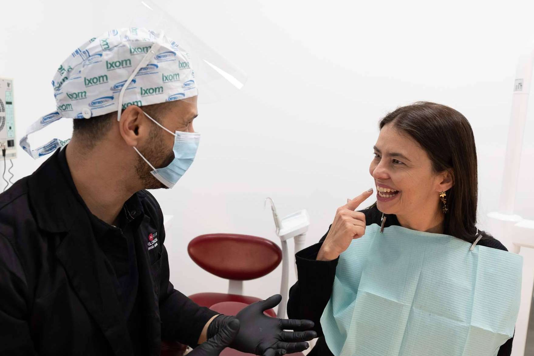 Corregir la sonrisa gingival de la mano de los expertos de la Clínica Calvo de Mora
