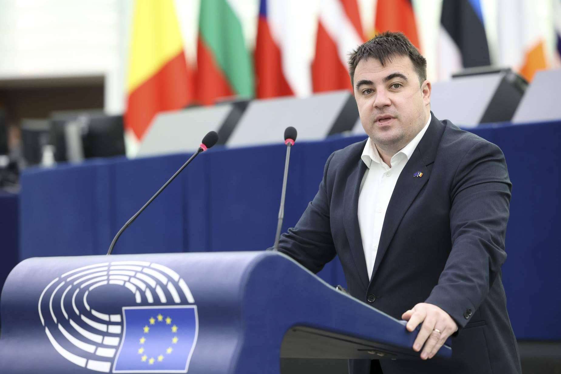Desde el Parlamento Europeo, Vlad Botos apoya la doble nacionalidad