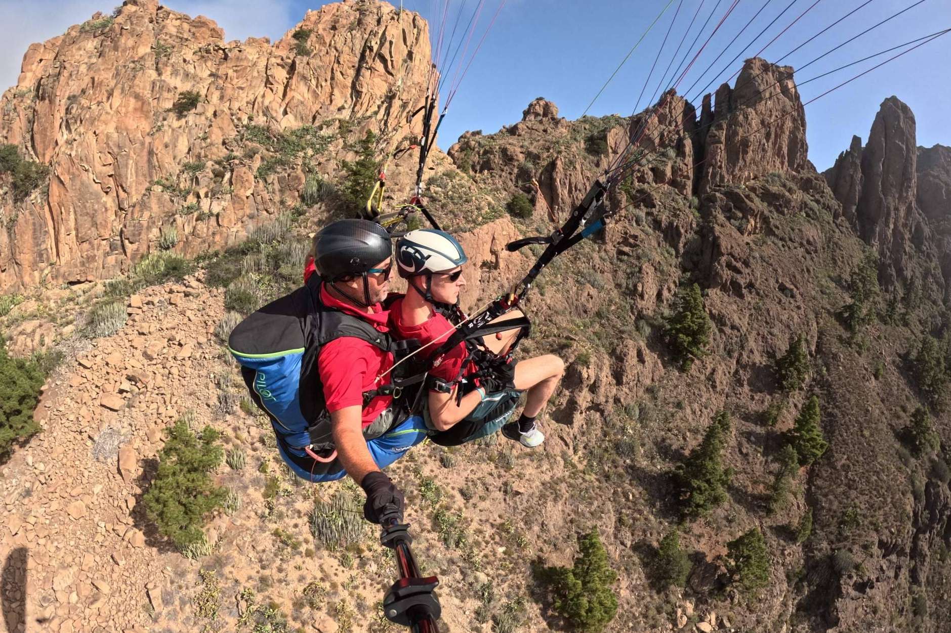 Tenerfly pone a disposición una experiencia de paragliding Costa Adeje