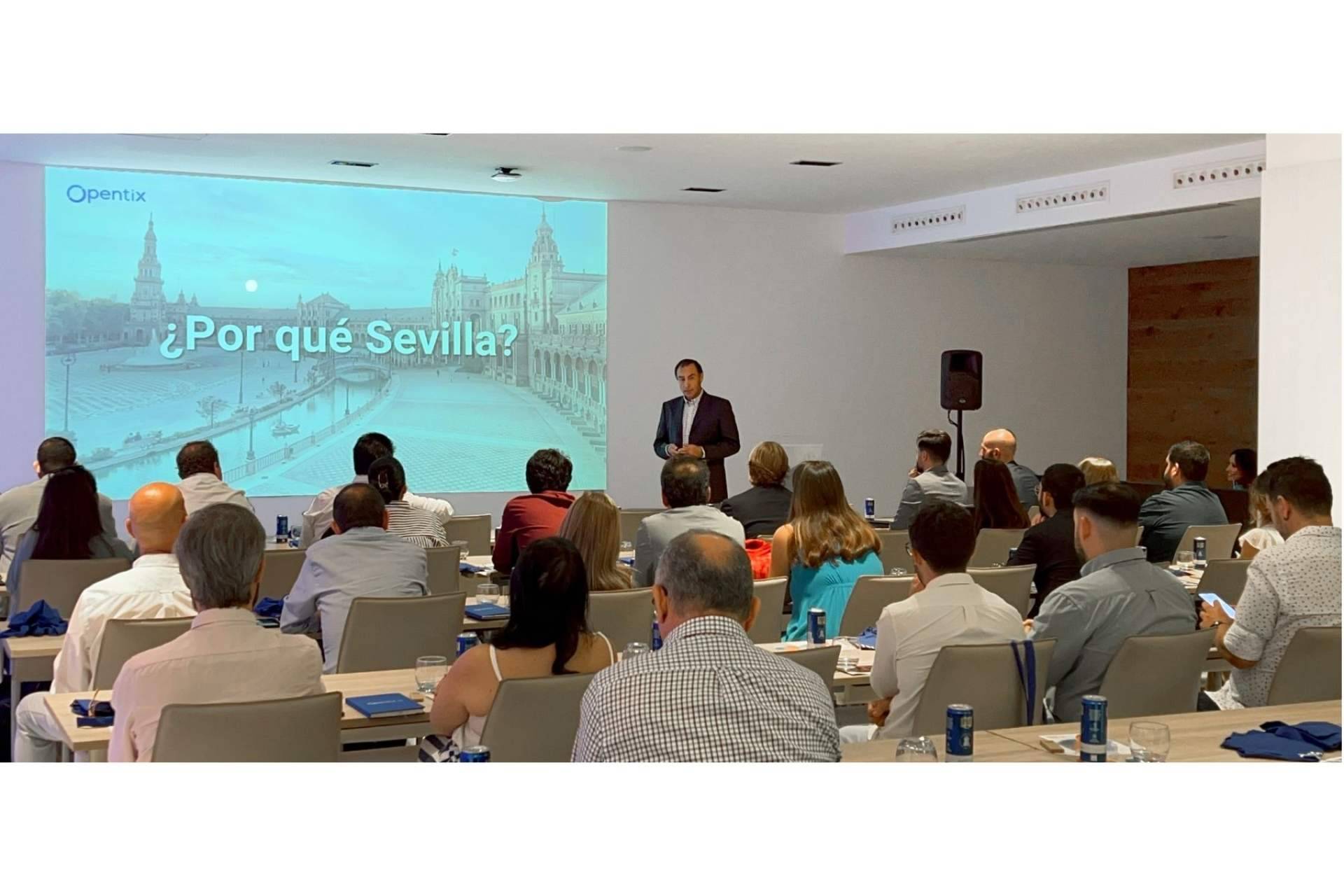 La inauguración de la nueva oficina de Opentix en Sevilla reúne a las pymes andaluzas