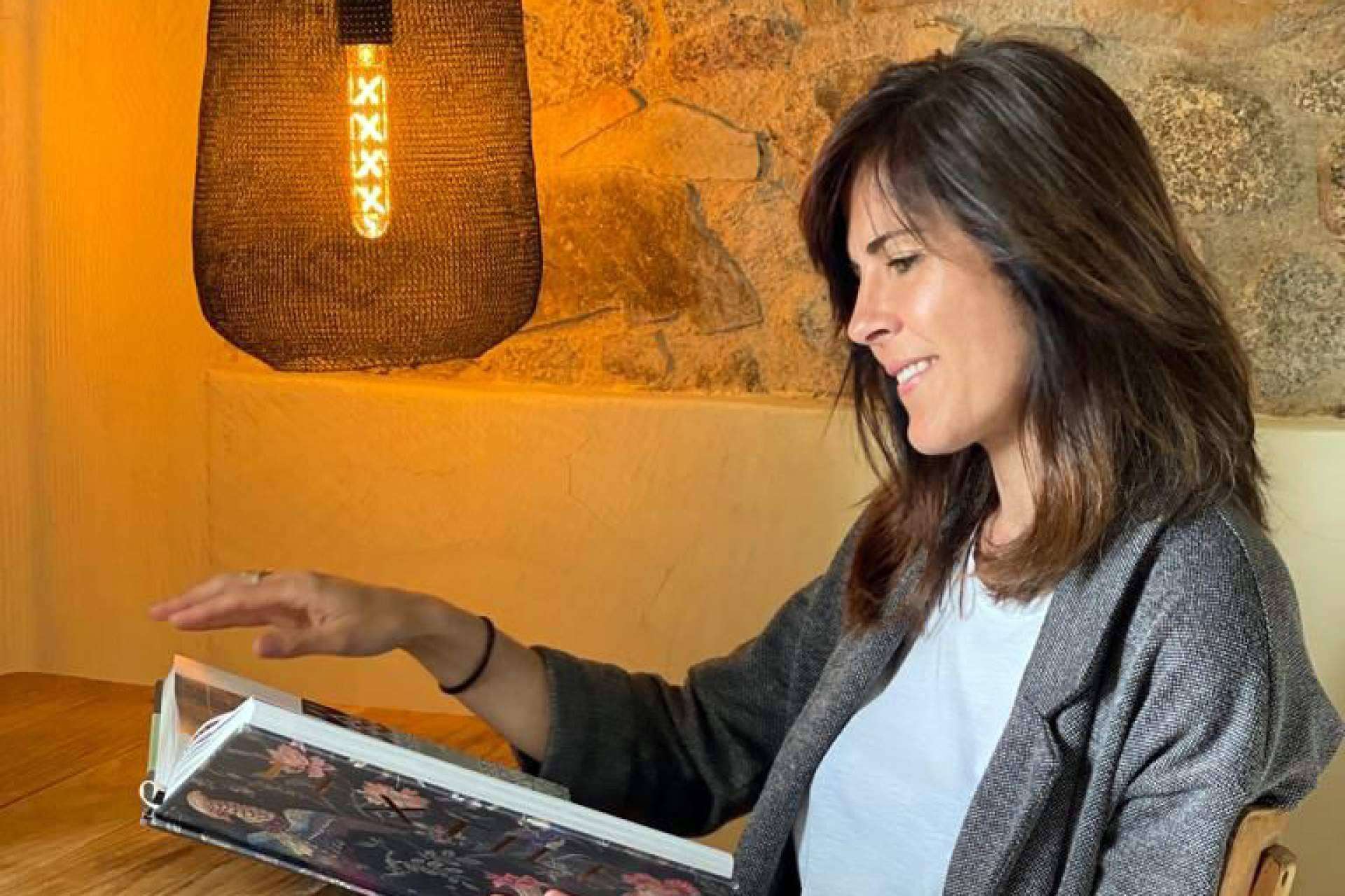 Isa Rodríguez, fundadora & directora creativa de INDAStudio, concede esta entrevista