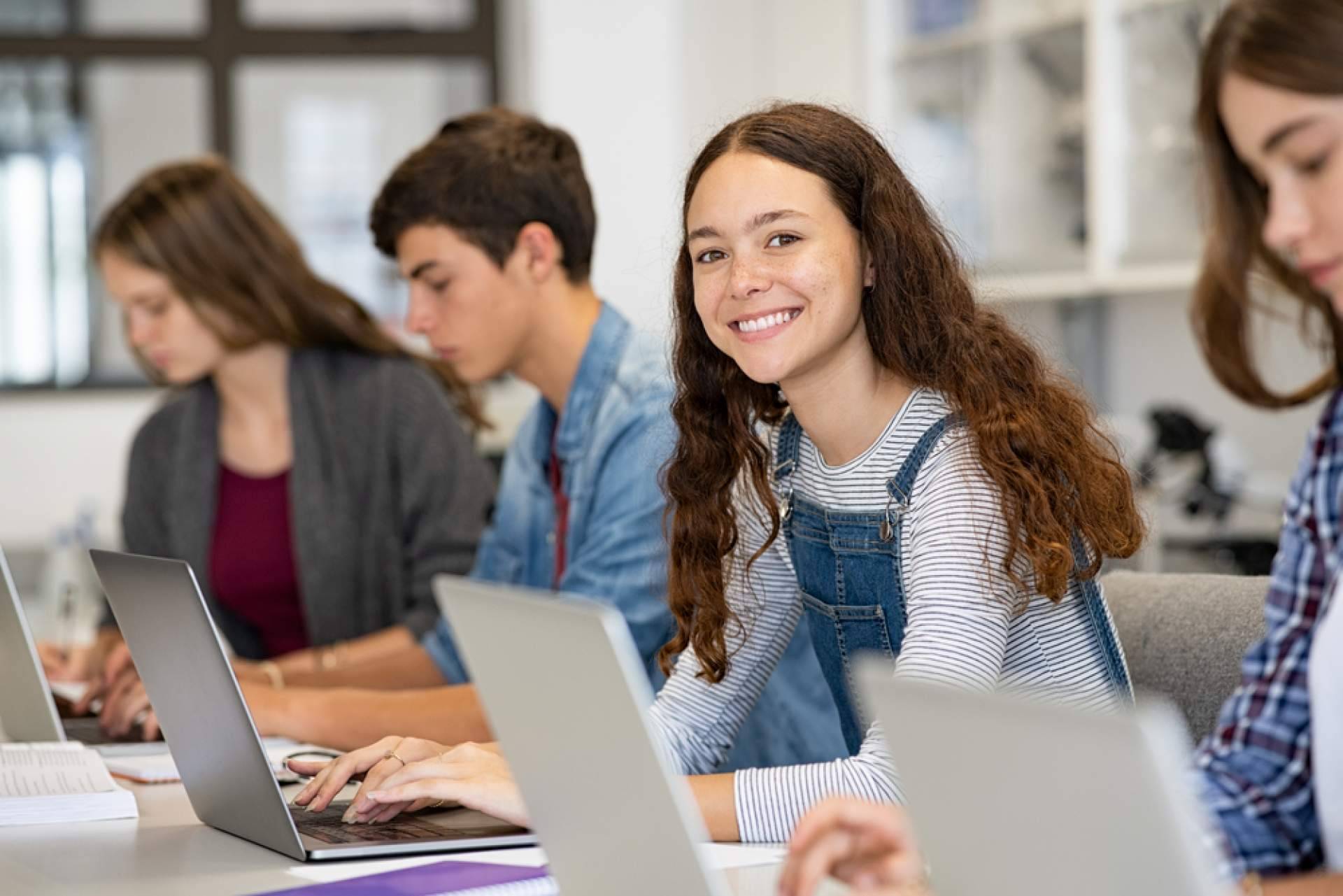 Azafrán Complex, el suplemento de Direct Nutrition que mejora la ansiedad en adolescentes