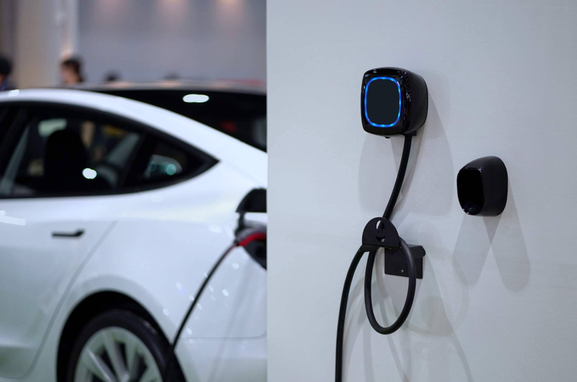 Especializados en la instalación de cargadores para vehículos, Acierta Eficiencia