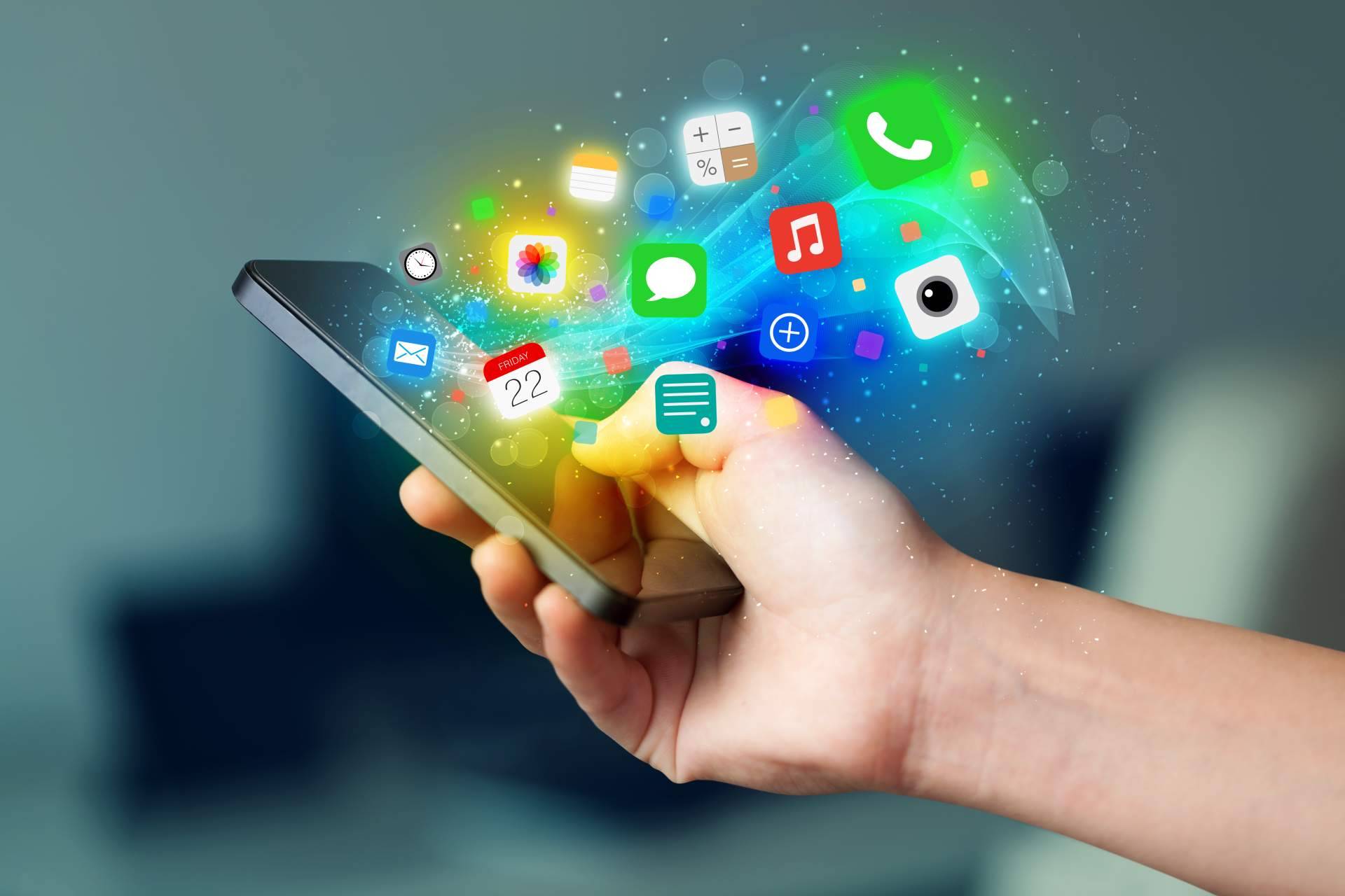 ¿Cómo impulsar la presencia en redes sociales con BenalMarketing?, una agencia líder en Málaga