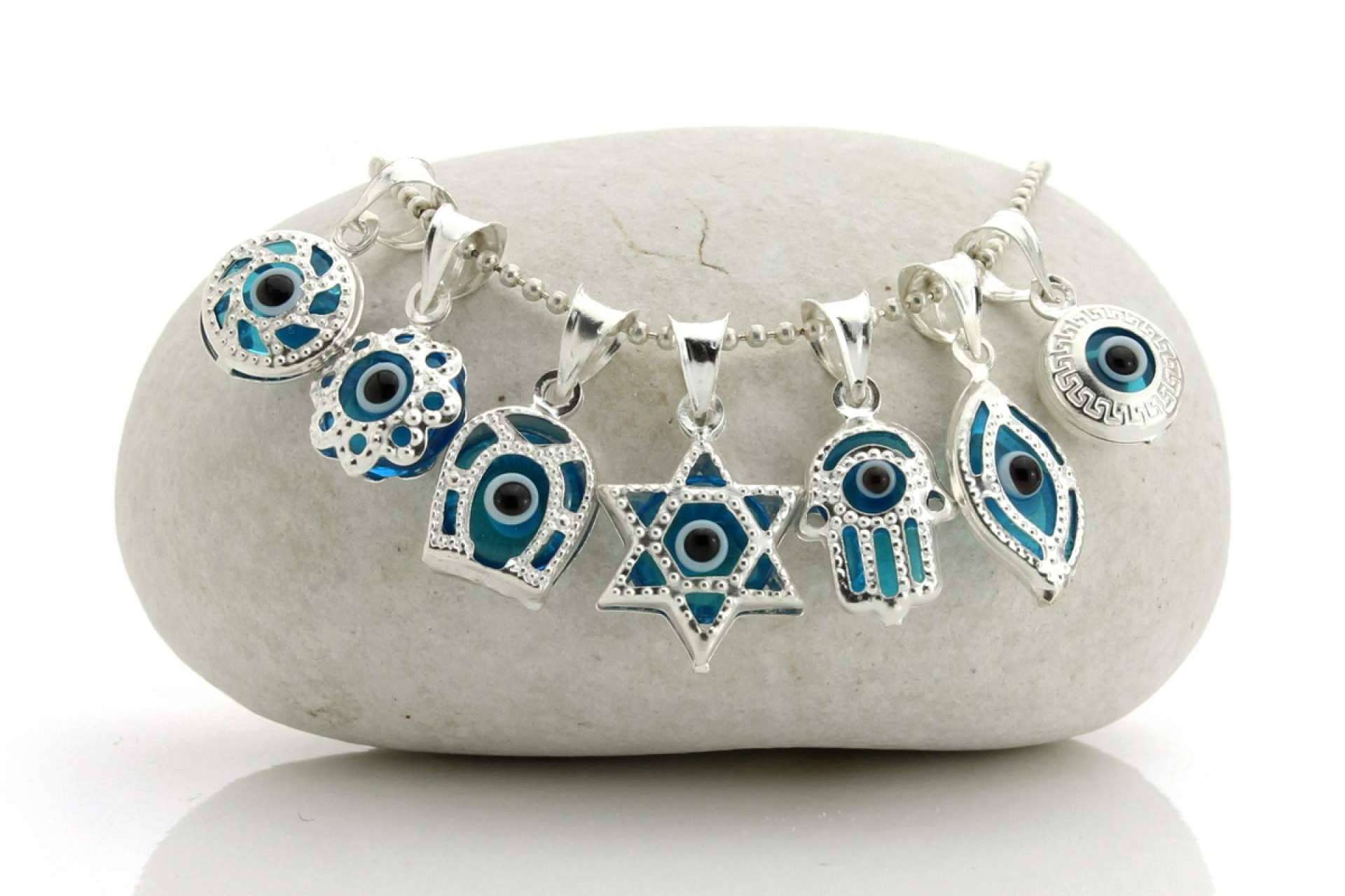 UniArt, pulseras con ojo turco colgantes llaveros y amuletos importados de Turquía