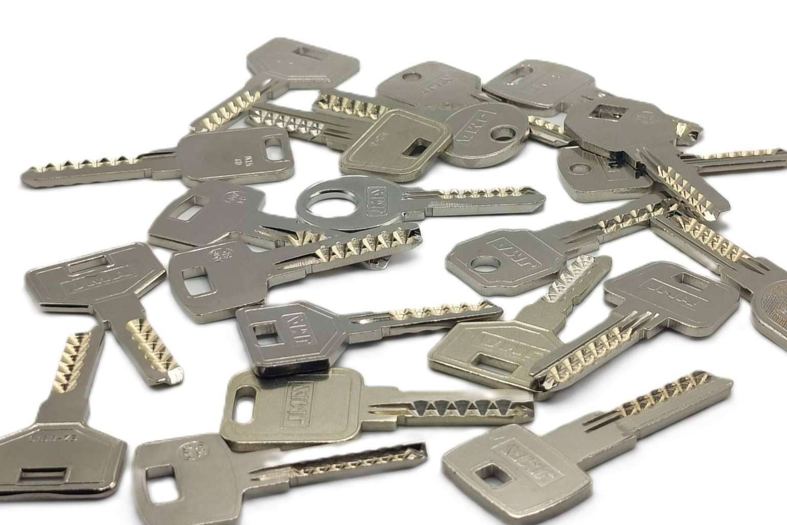 Ganzúas Cerrajería destaca por ofrecer un amplio catalogo de herramientas de cerrajería