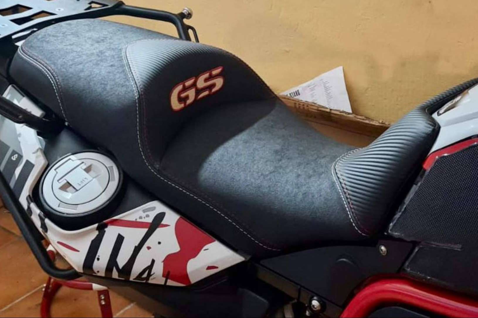 Confort y seguridad equipada con los asientos de moto de JM Fundas