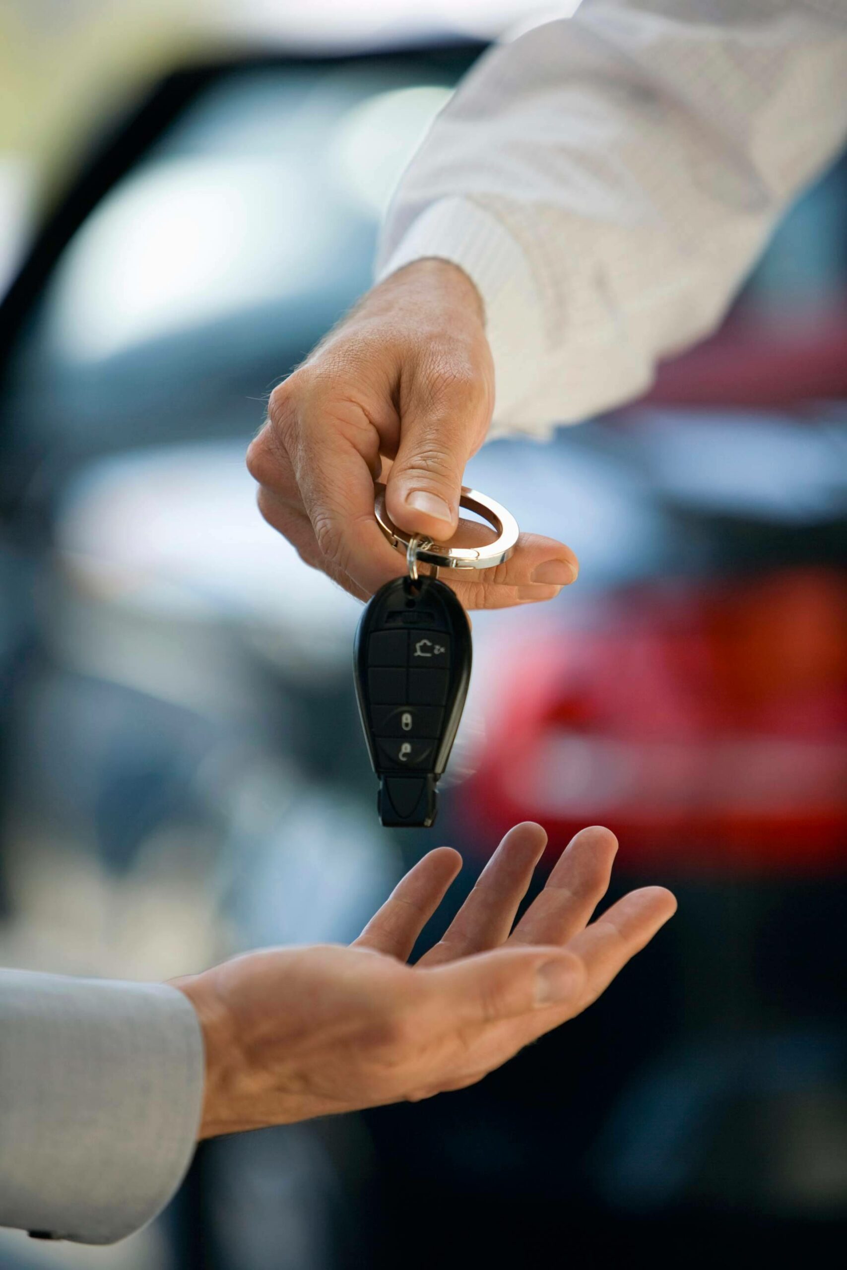 EGINER ofrece servicio de reparación de mandos de coche y llaves con mando a distancia