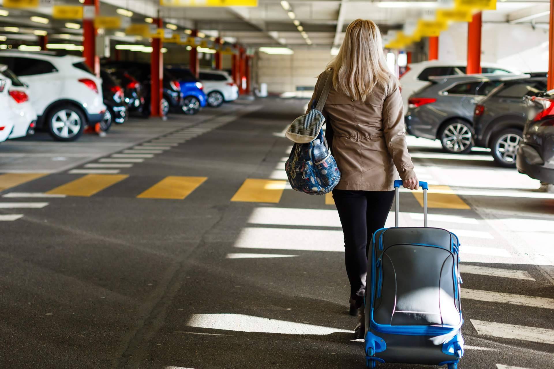 Facilidad para aparcar gracias al parking aeropuerto Alicante de Apárcalo