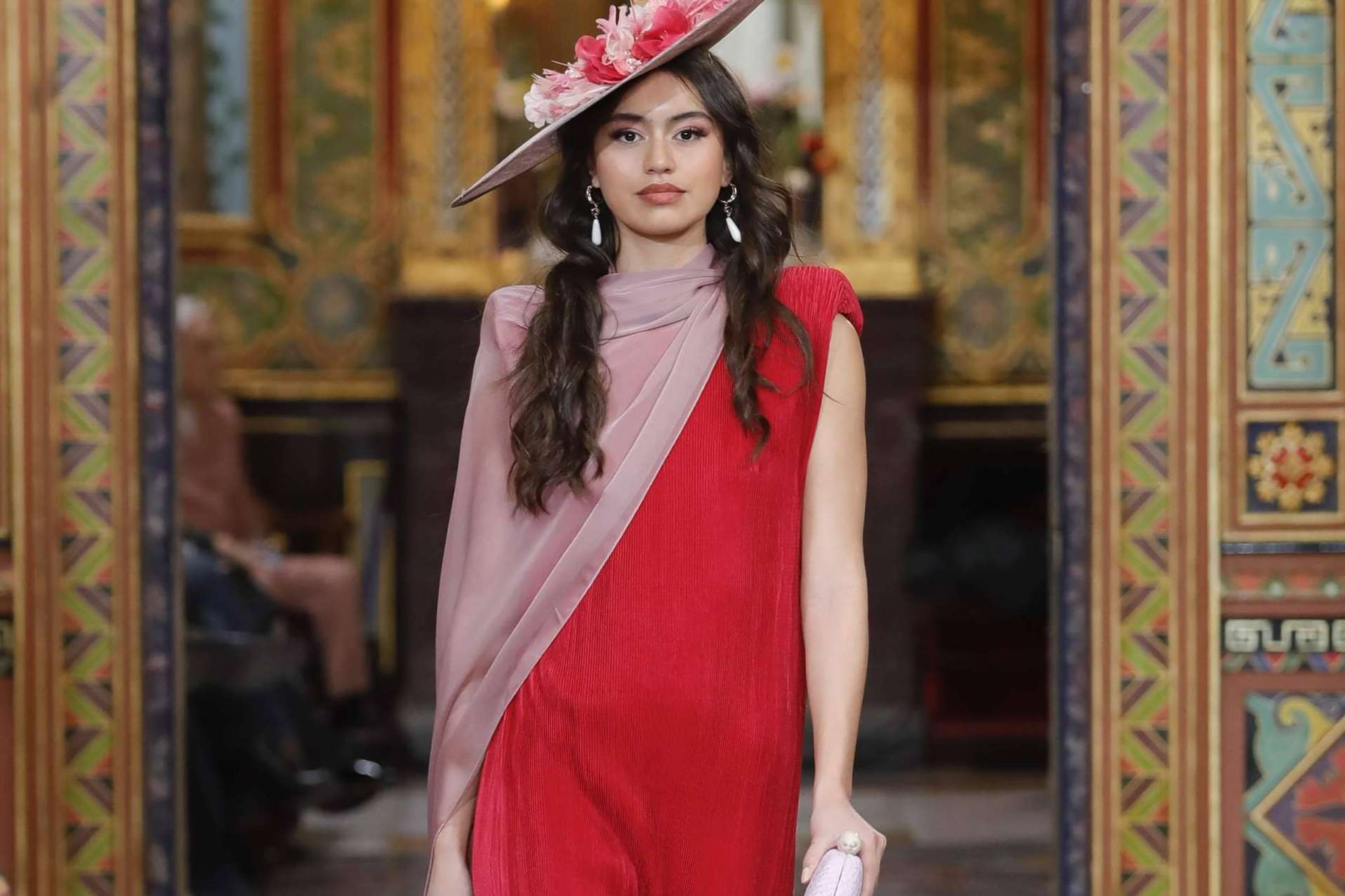 Looks para invitadas que arrasan en las bodas más elegantes