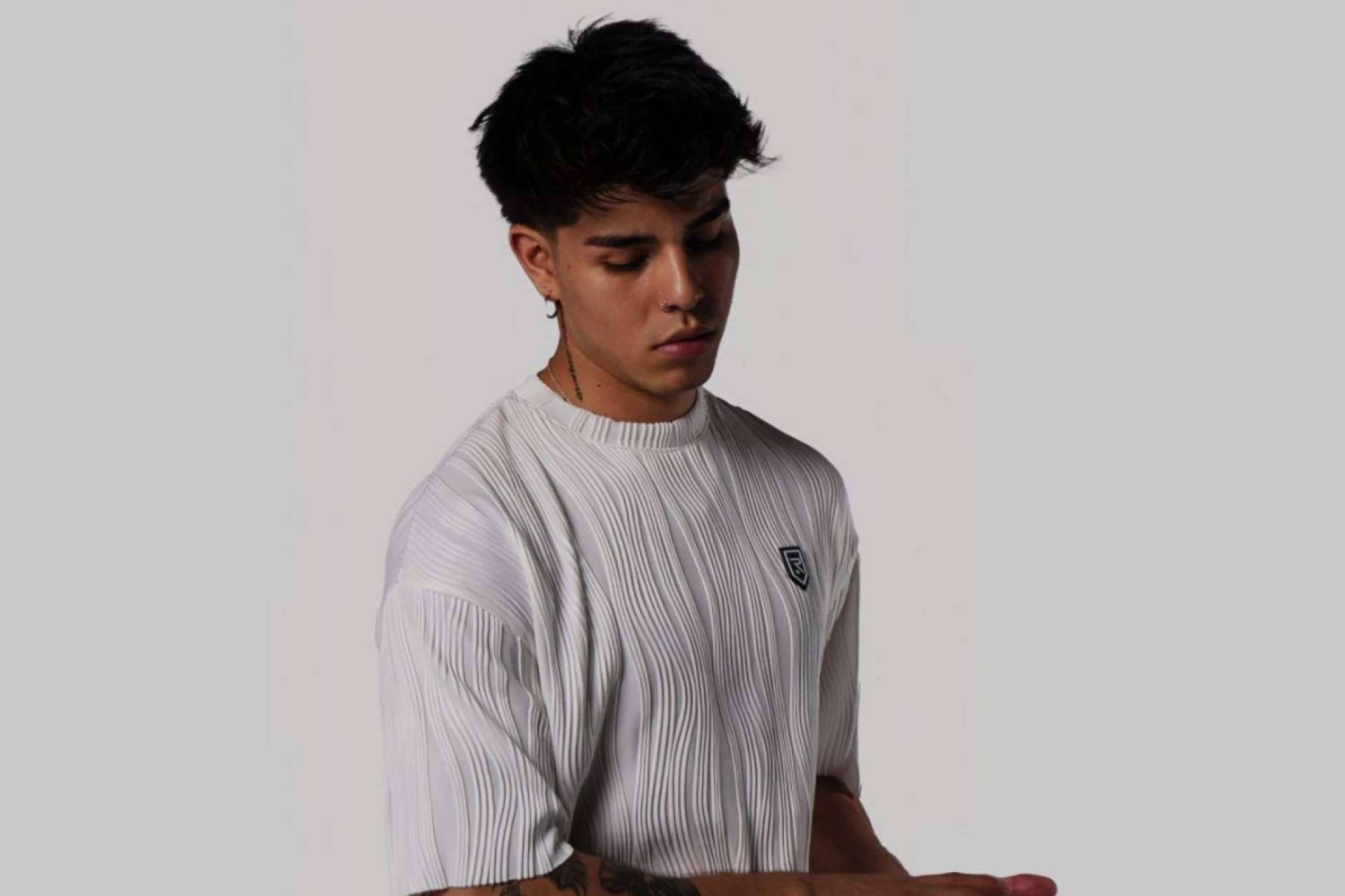 Rotherz lanza para este verano una nueva colección de camisetas oversize y accesorios
