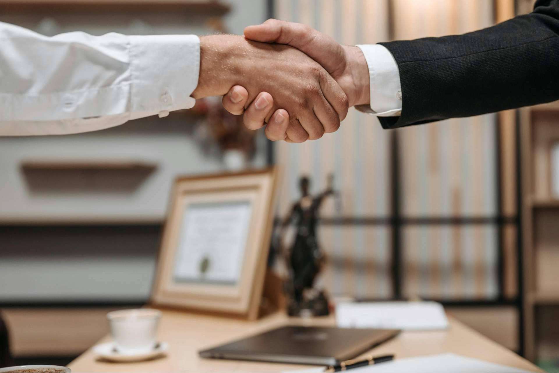 Legalcity ofrece servicios jurídicos especializados para extranjeros en España