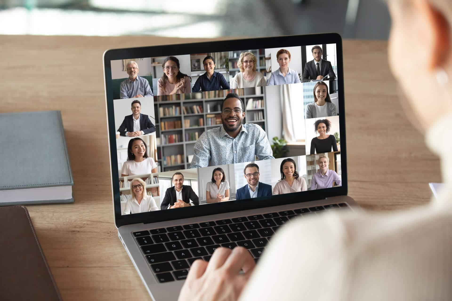Cursos de inglés online flexibles para crecer en el ámbito laboral y social