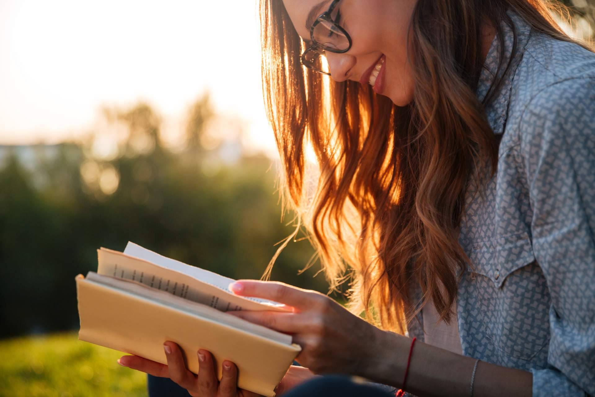 La importancia de conocer las opiniones sobre una editorial antes de publicar un libro